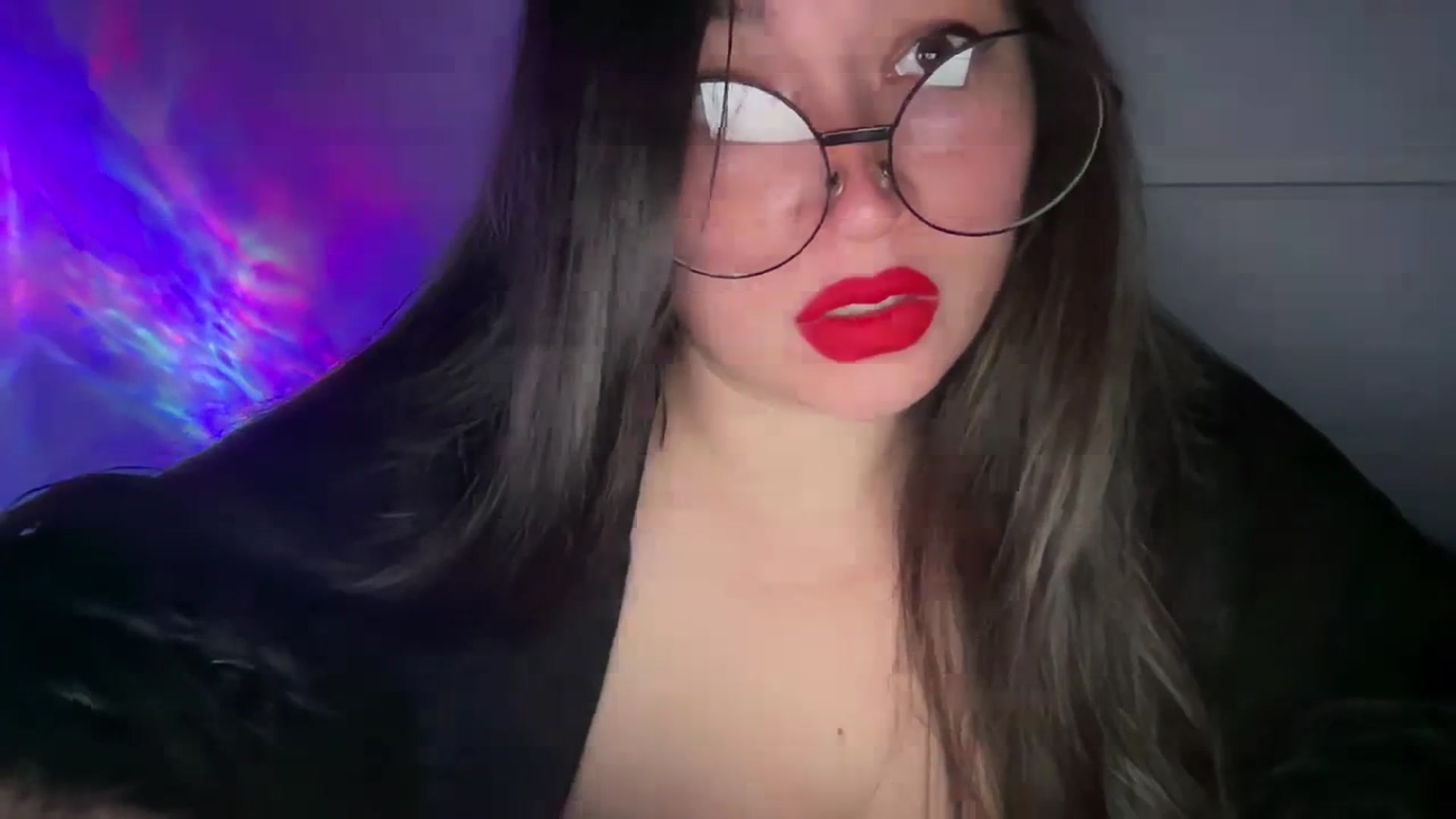 Gallery image thumbnail from Hasymura's myfreecams stream on, 11/01/2023, 18:39 image 15 of 20