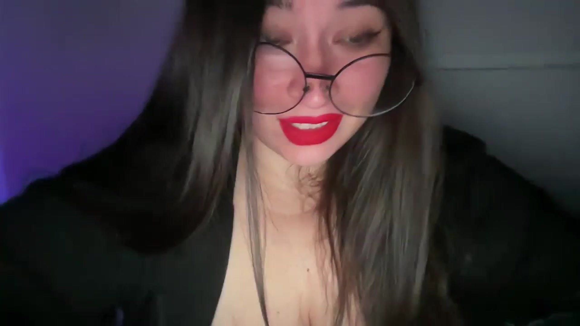 Gallery image thumbnail from Hasymura's myfreecams stream on, 11/01/2023, 18:39 image 1 of 20