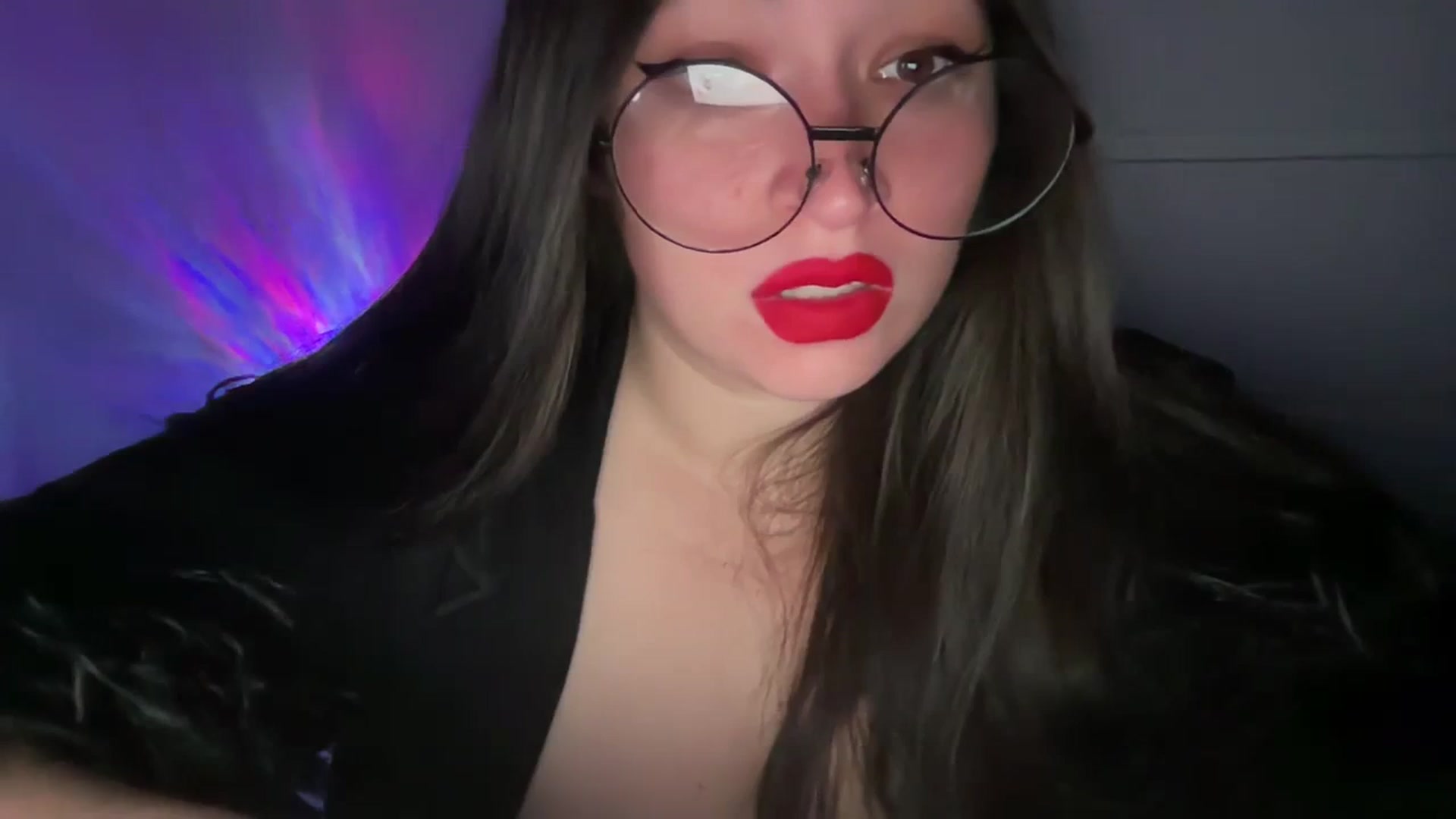 Gallery image thumbnail from Hasymura's myfreecams stream on, 11/01/2023, 18:39 image 6 of 20