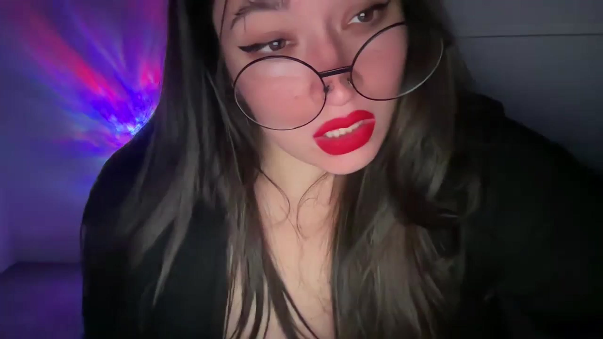 Gallery image thumbnail from Hasymura's myfreecams stream on, 11/01/2023, 18:39 image 11 of 20