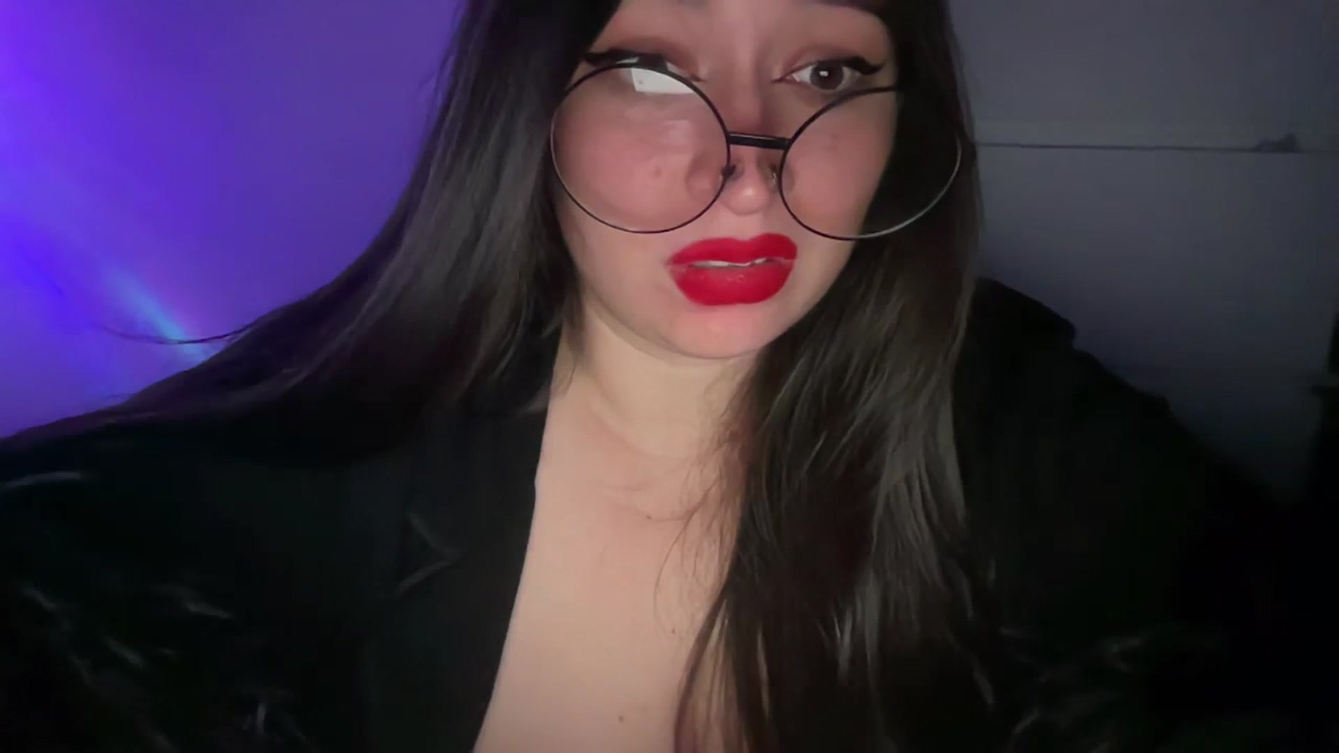 Gallery image thumbnail from Hasymura's myfreecams stream on, 11/01/2023, 20:12 image 3 of 20
