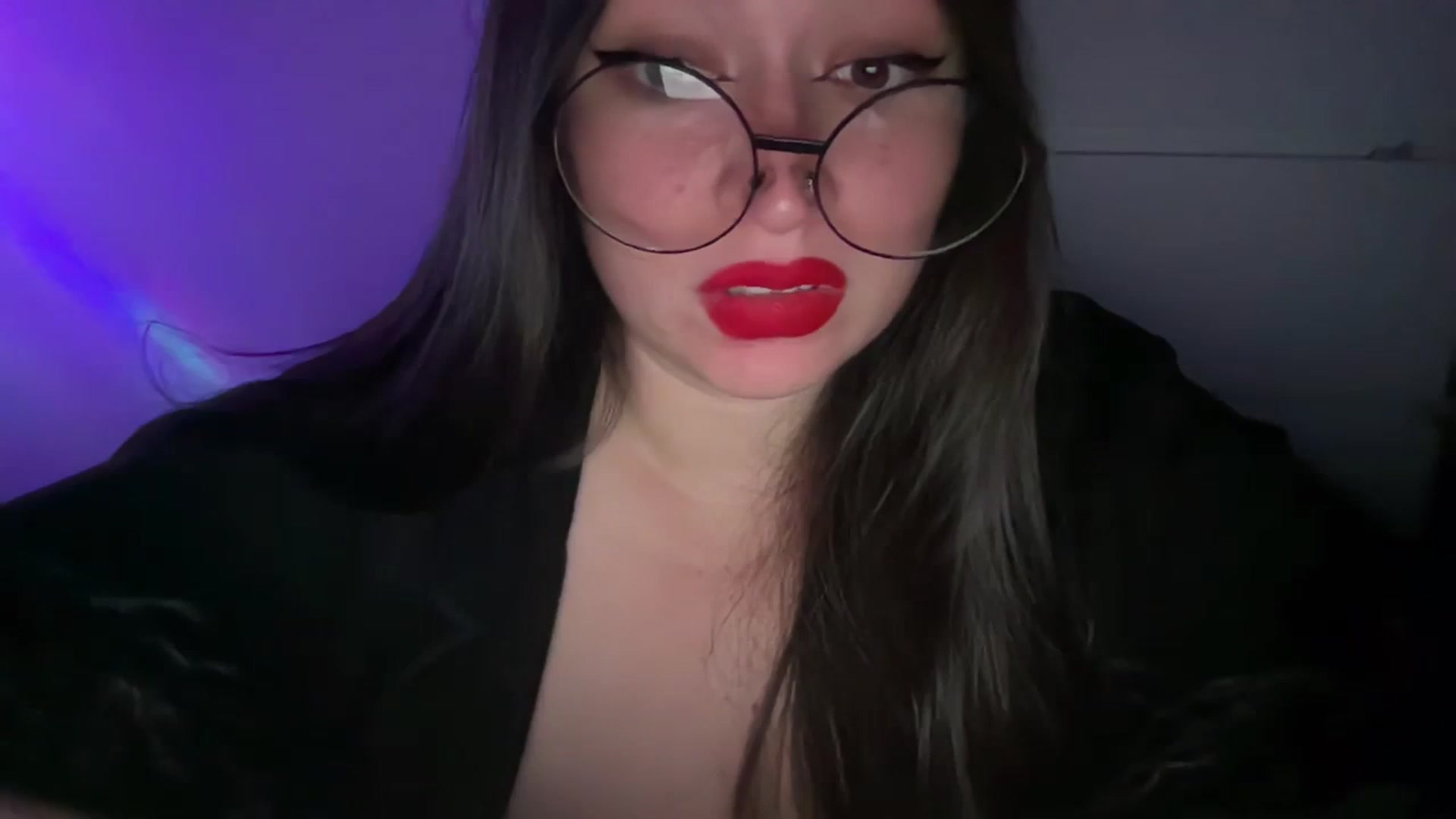 Gallery image thumbnail from Hasymura's myfreecams stream on, 11/01/2023, 20:12 image 2 of 20