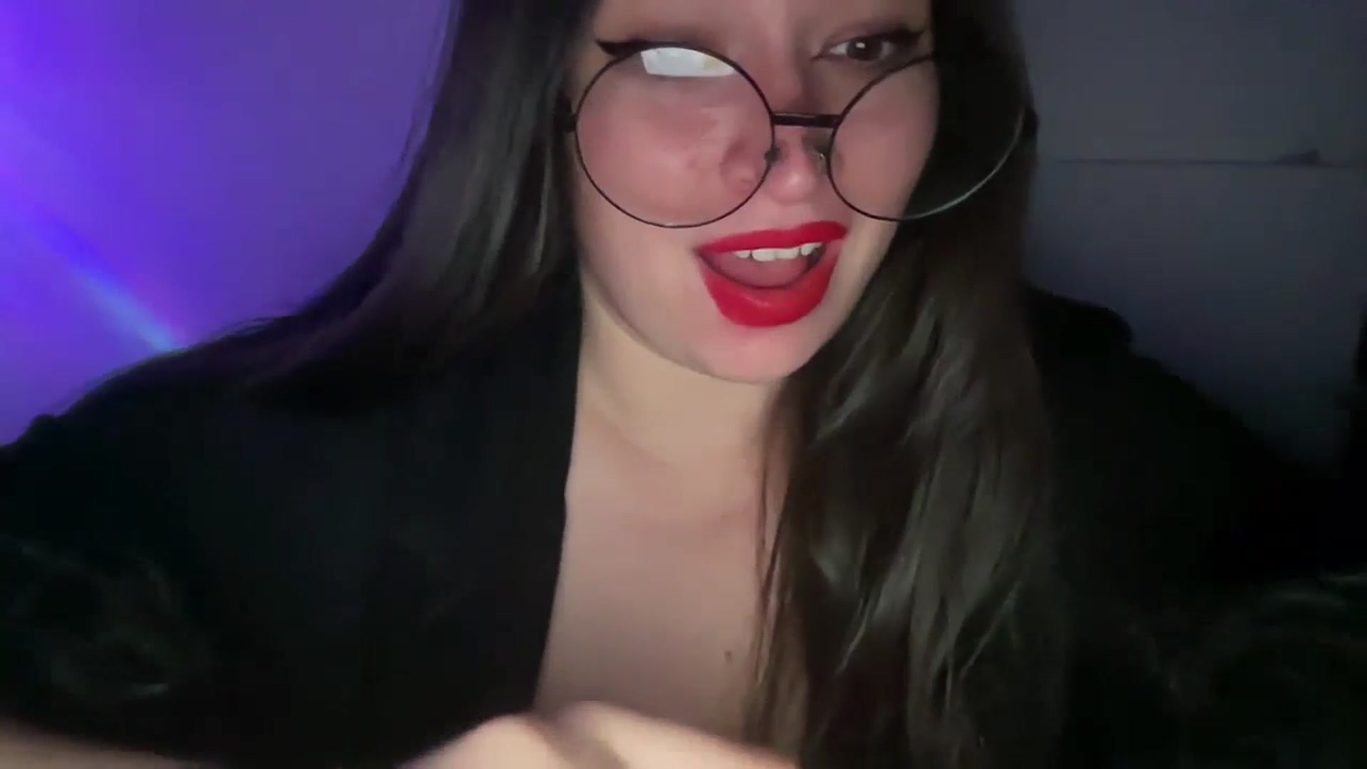 Gallery image thumbnail from Hasymura's myfreecams stream on, 11/01/2023, 20:34 image 7 of 20