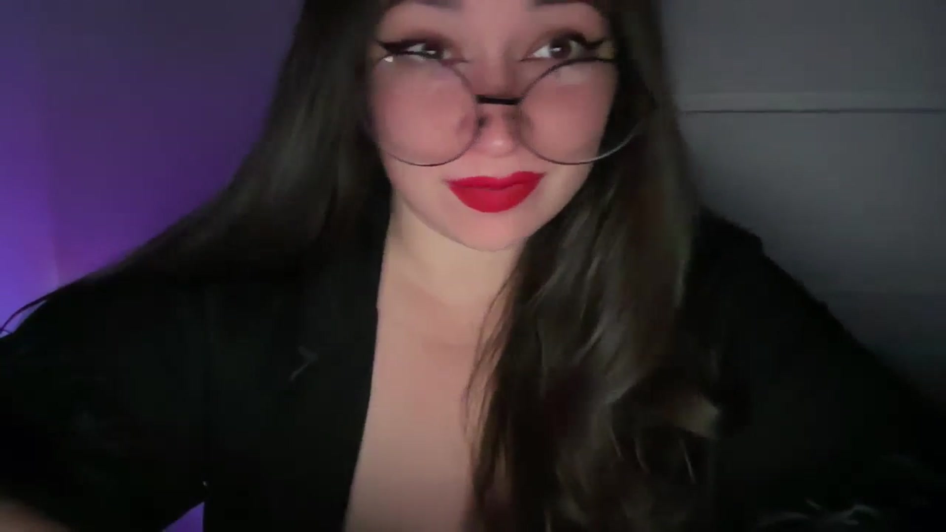 Gallery image thumbnail from Hasymura's myfreecams stream on, 11/01/2023, 23:44 image 16 of 20