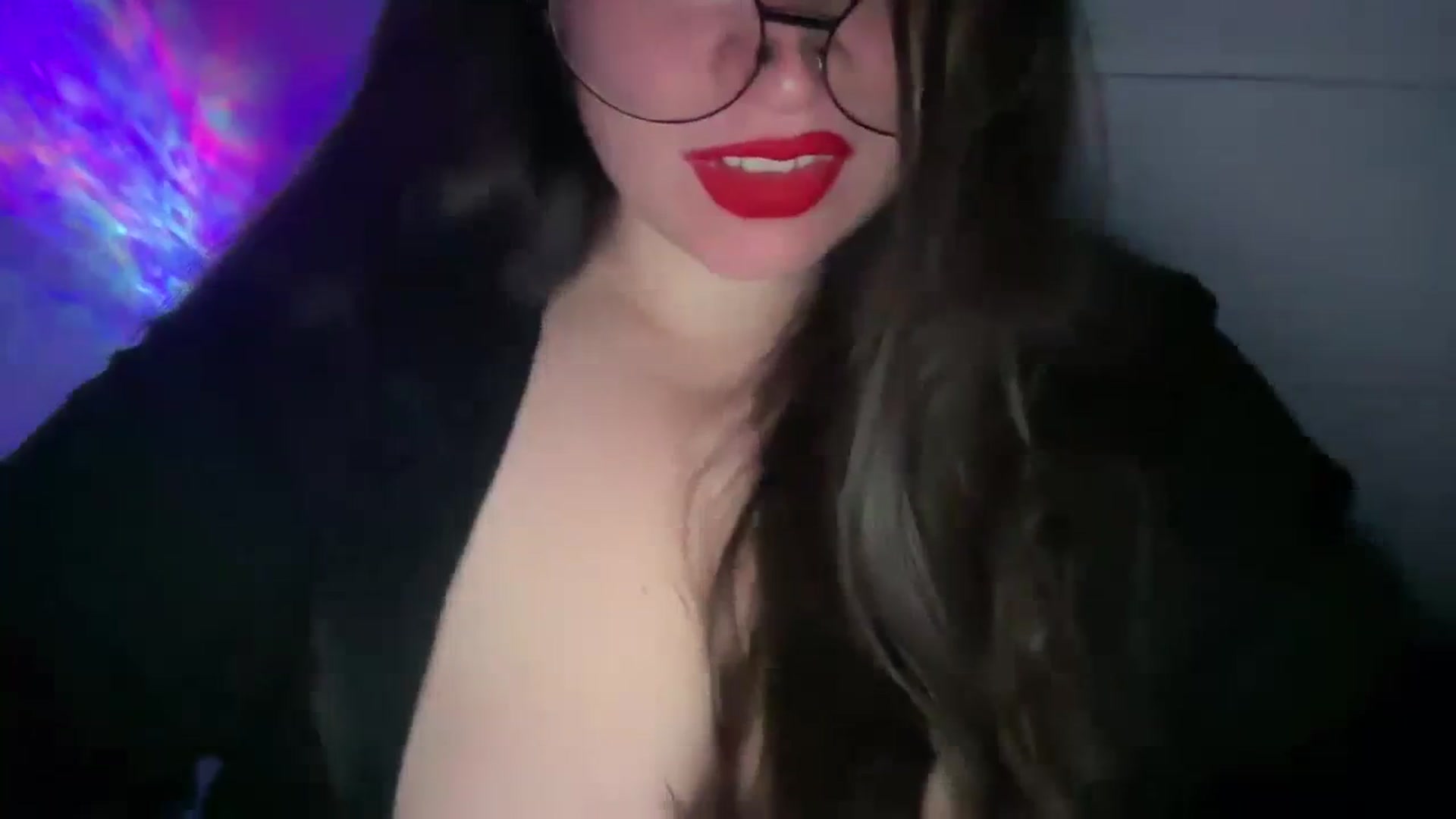 Gallery image thumbnail from Hasymura's myfreecams stream on, 11/02/2023, 16:40 image 5 of 20