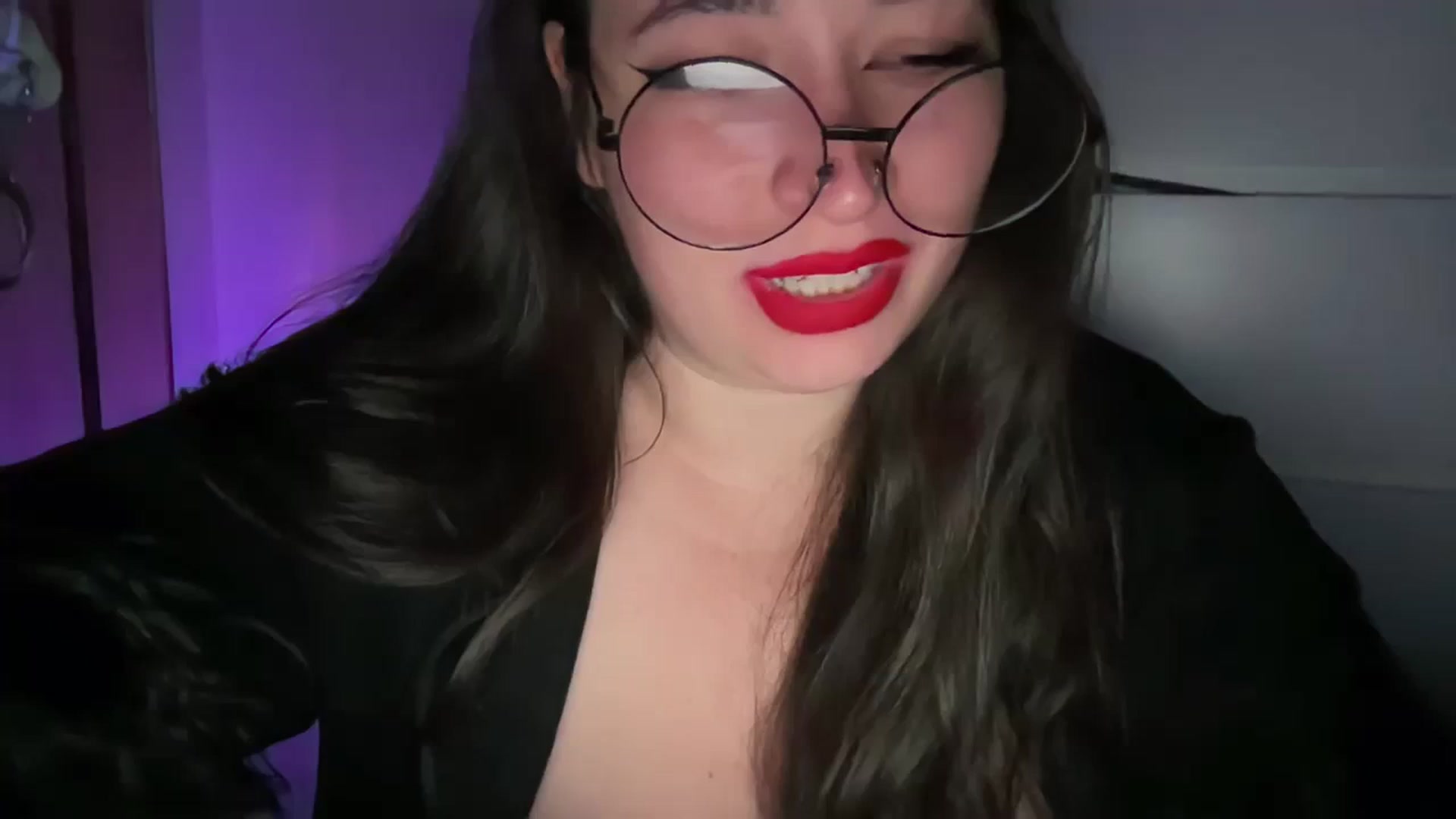 Gallery image thumbnail from Hasymura's myfreecams stream on, 11/02/2023, 19:20 image 18 of 20