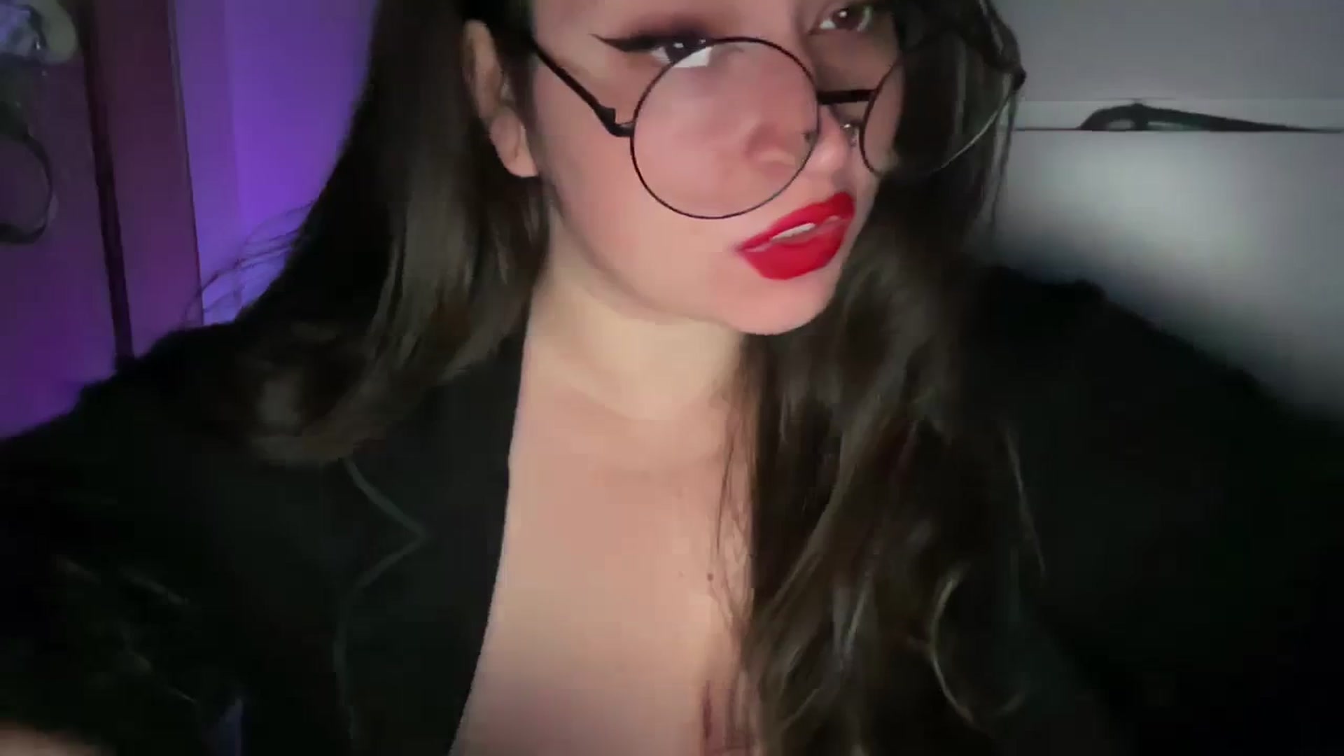 Gallery image thumbnail from Hasymura's myfreecams stream on, 11/02/2023, 19:20 image 16 of 20