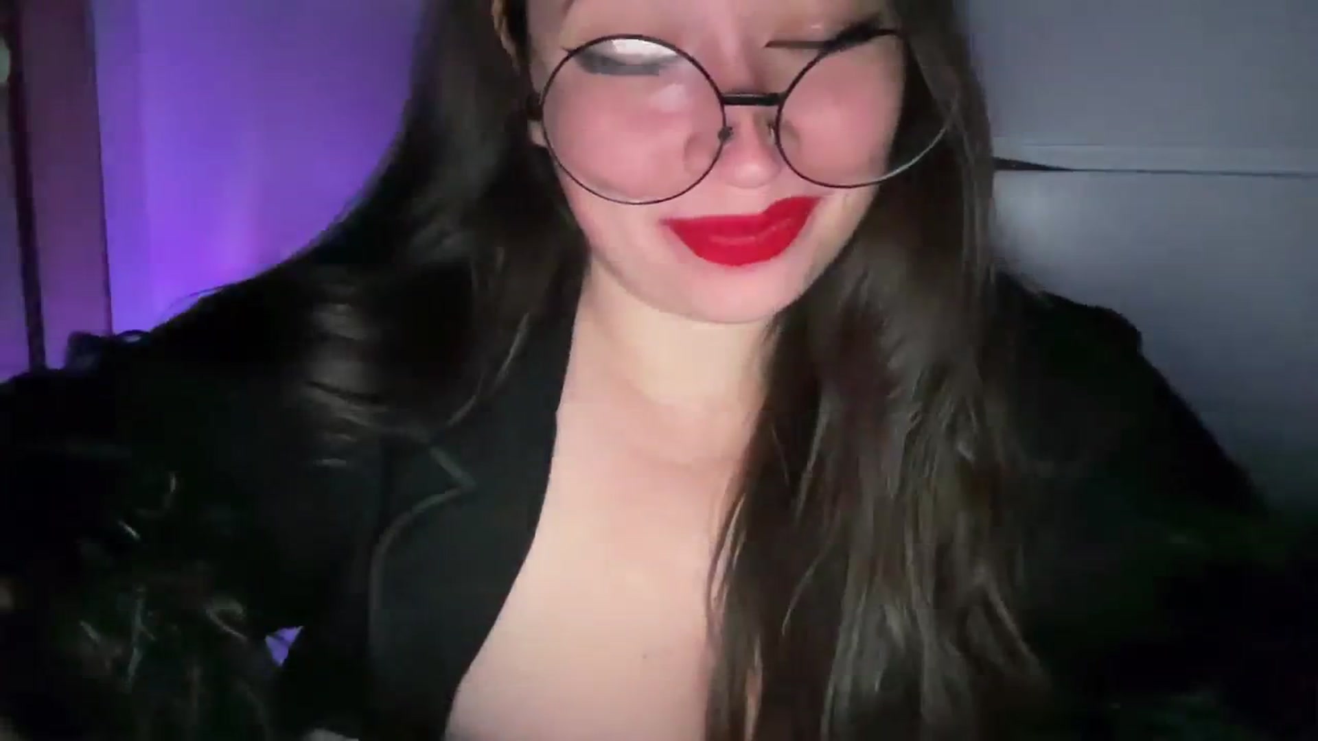 Gallery image thumbnail from Hasymura's myfreecams stream on, 11/02/2023, 19:20 image 3 of 20