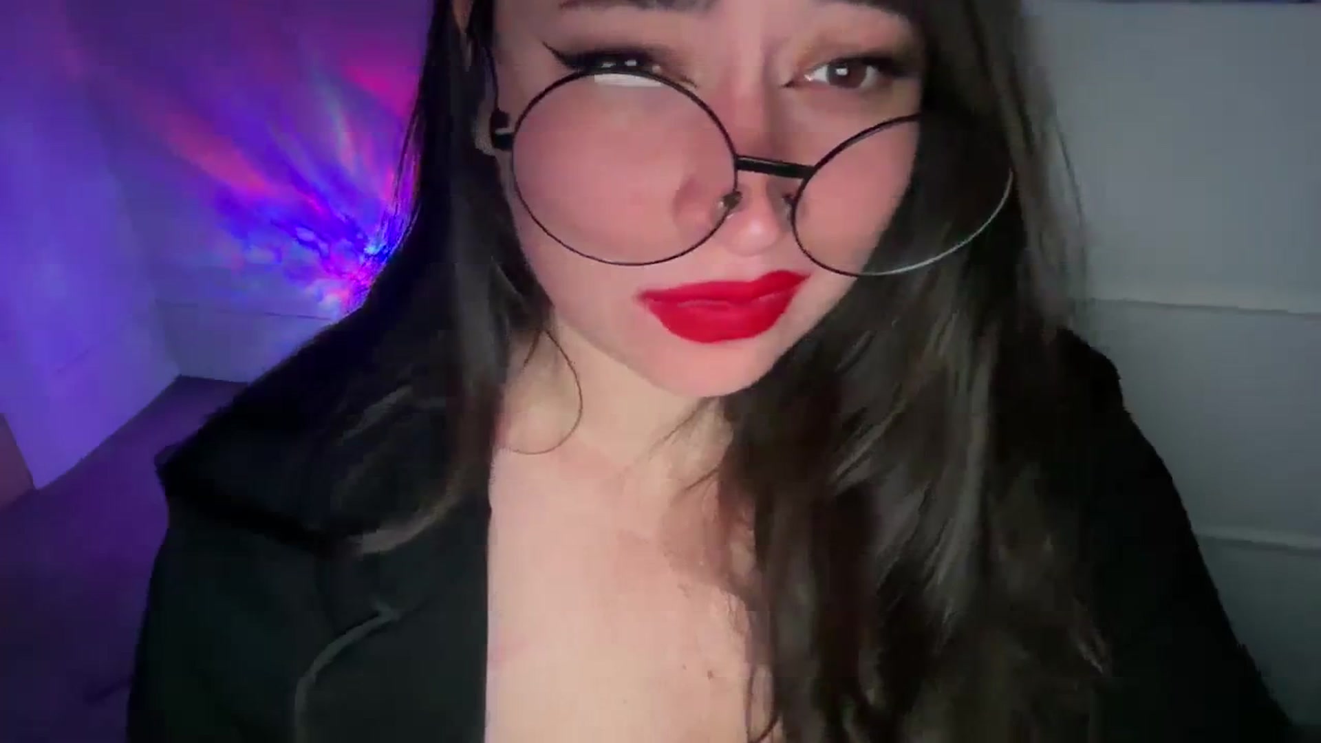 Gallery image thumbnail from Hasymura's myfreecams stream on, 11/02/2023, 20:20 image 15 of 20