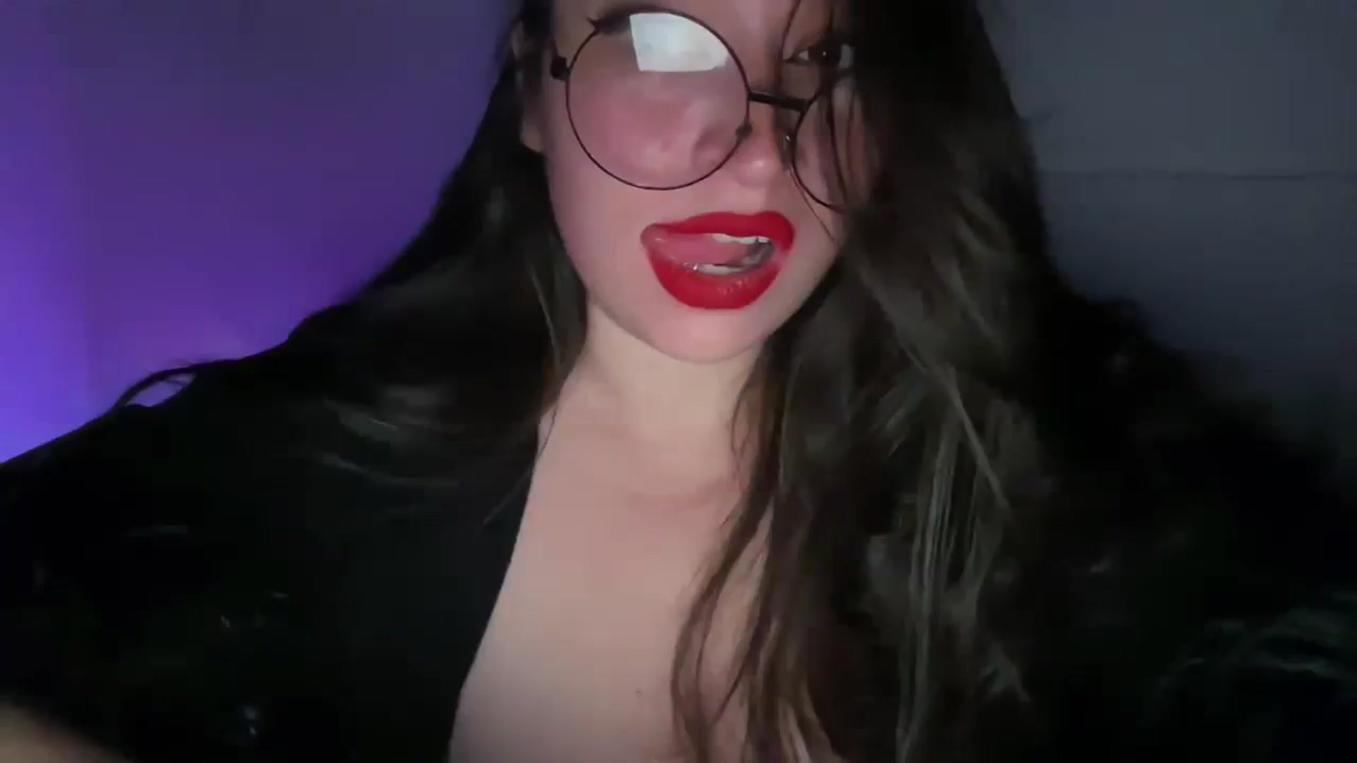 Gallery image thumbnail from Hasymura's myfreecams stream on, 11/02/2023, 23:09 image 5 of 20