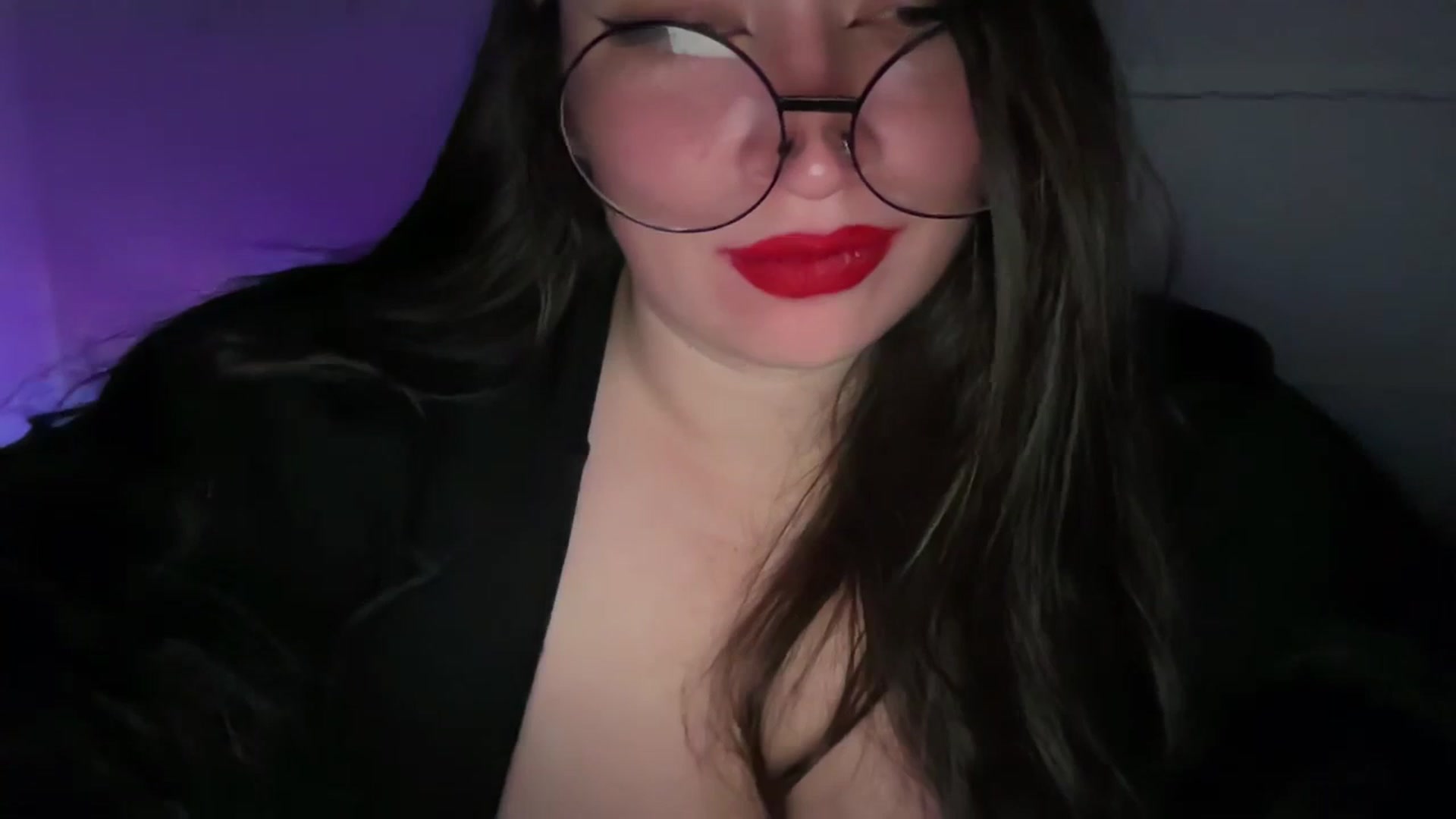 Gallery image thumbnail from Hasymura's myfreecams stream on, 11/02/2023, 23:09 image 12 of 20