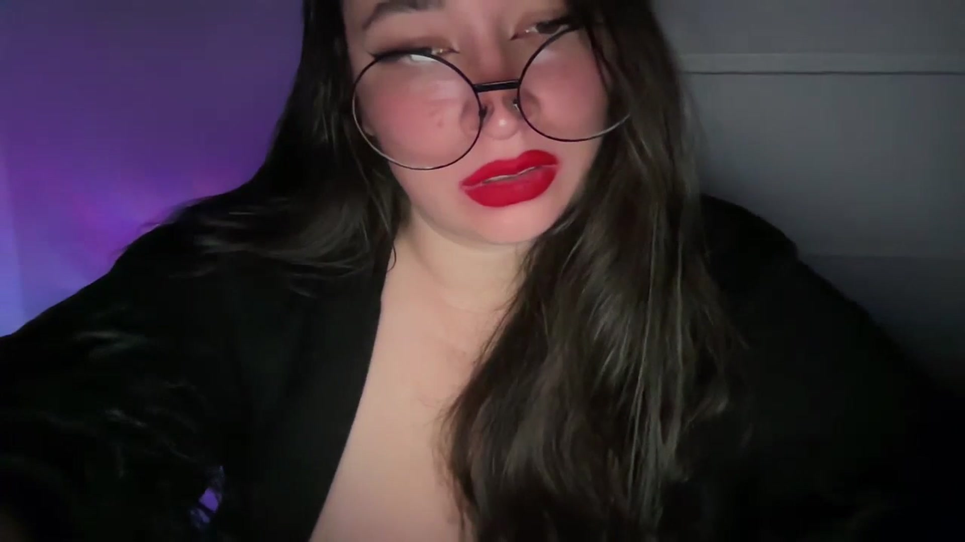 Gallery image thumbnail from Hasymura's myfreecams stream on, 11/02/2023, 23:09 image 14 of 20