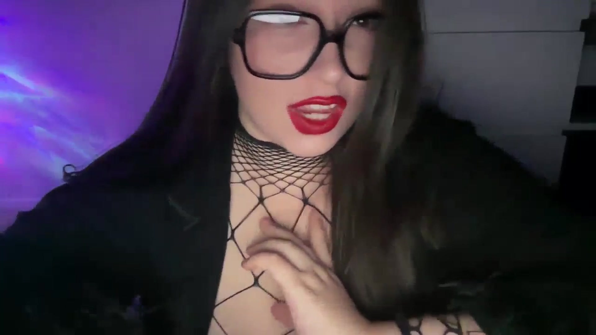 Gallery image thumbnail from Hasymura's myfreecams stream on, 11/11/2023, 20:32 image 15 of 20