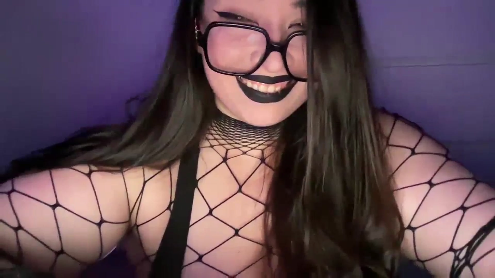 Gallery image thumbnail from Hasymura's myfreecams stream on, 11/14/2023, 22:44 image 7 of 20