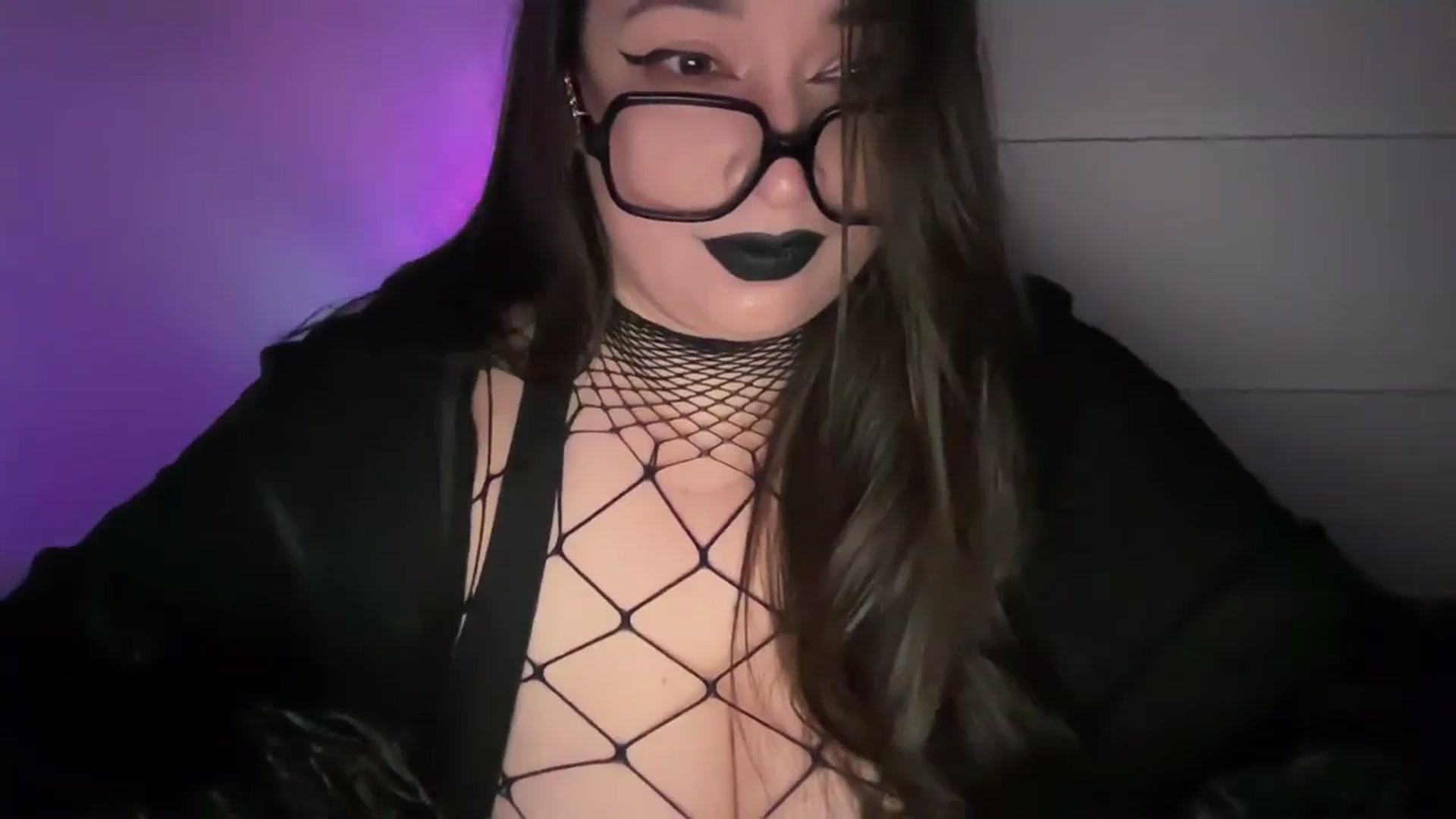 Gallery image thumbnail from Hasymura's myfreecams stream on, 11/15/2023, 22:18 image 5 of 20