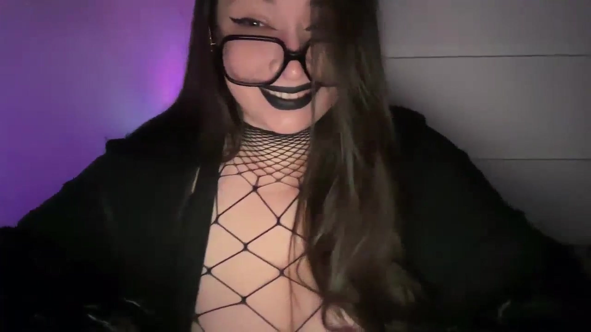 Gallery image thumbnail from Hasymura's myfreecams stream on, 11/15/2023, 22:18 image 6 of 20