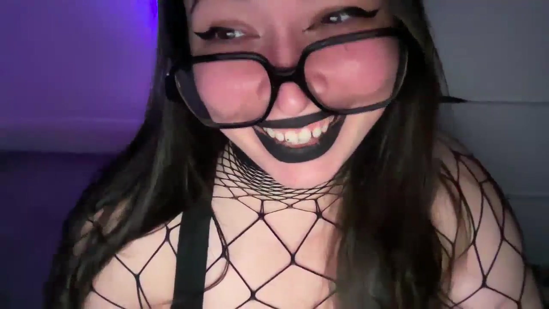 Gallery image thumbnail from Hasymura's myfreecams stream on, 11/21/2023, 22:38 image 16 of 20