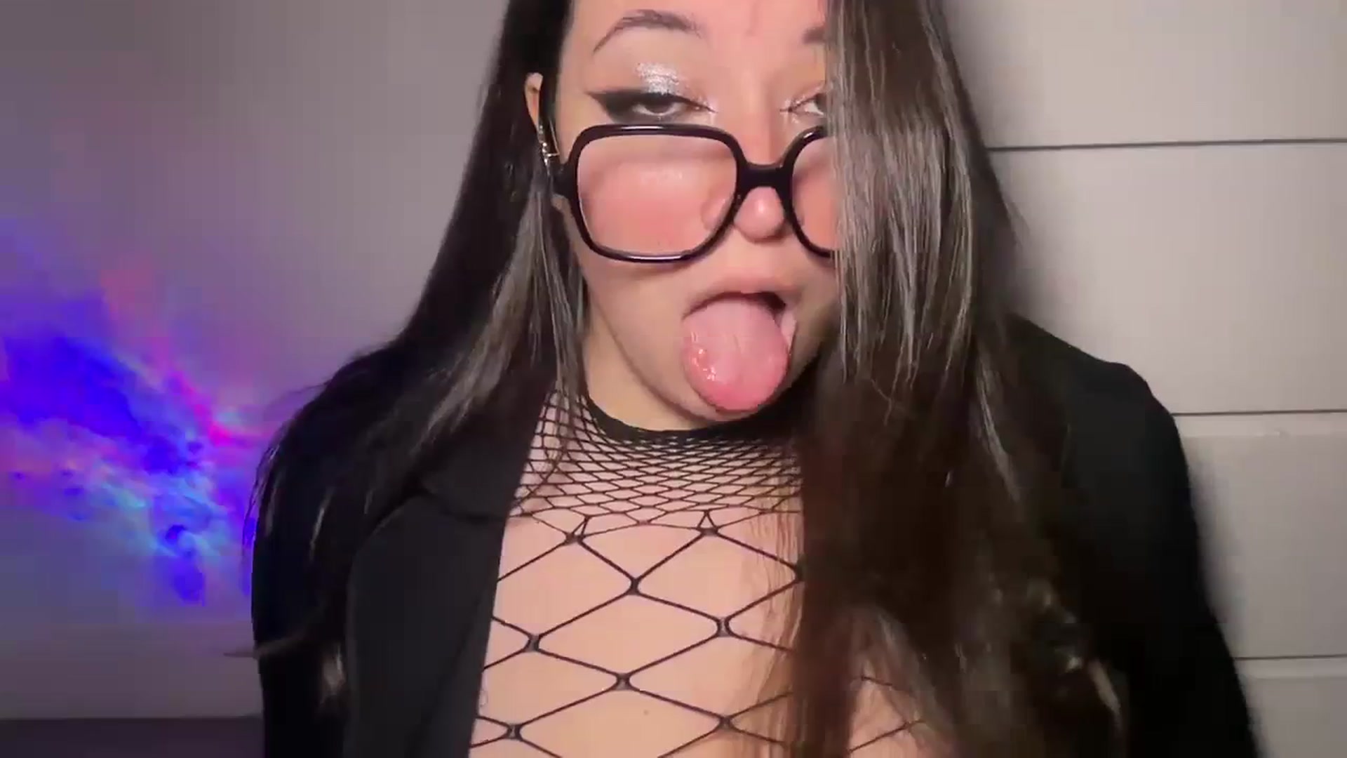 Gallery image thumbnail from Hasymura's myfreecams stream on, 11/27/2023, 24:22 image 10 of 20