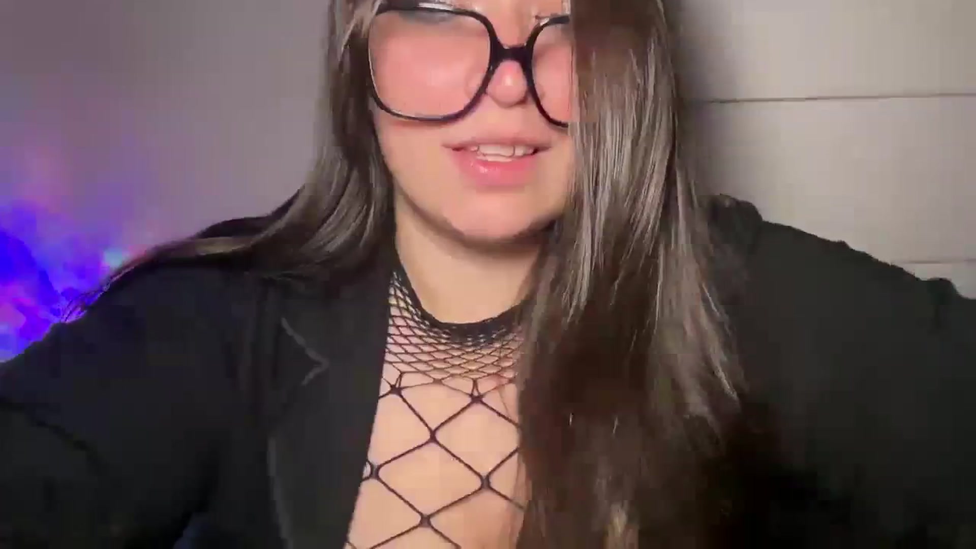 Gallery image thumbnail from Hasymura's myfreecams stream on, 11/27/2023, 24:22 image 7 of 20