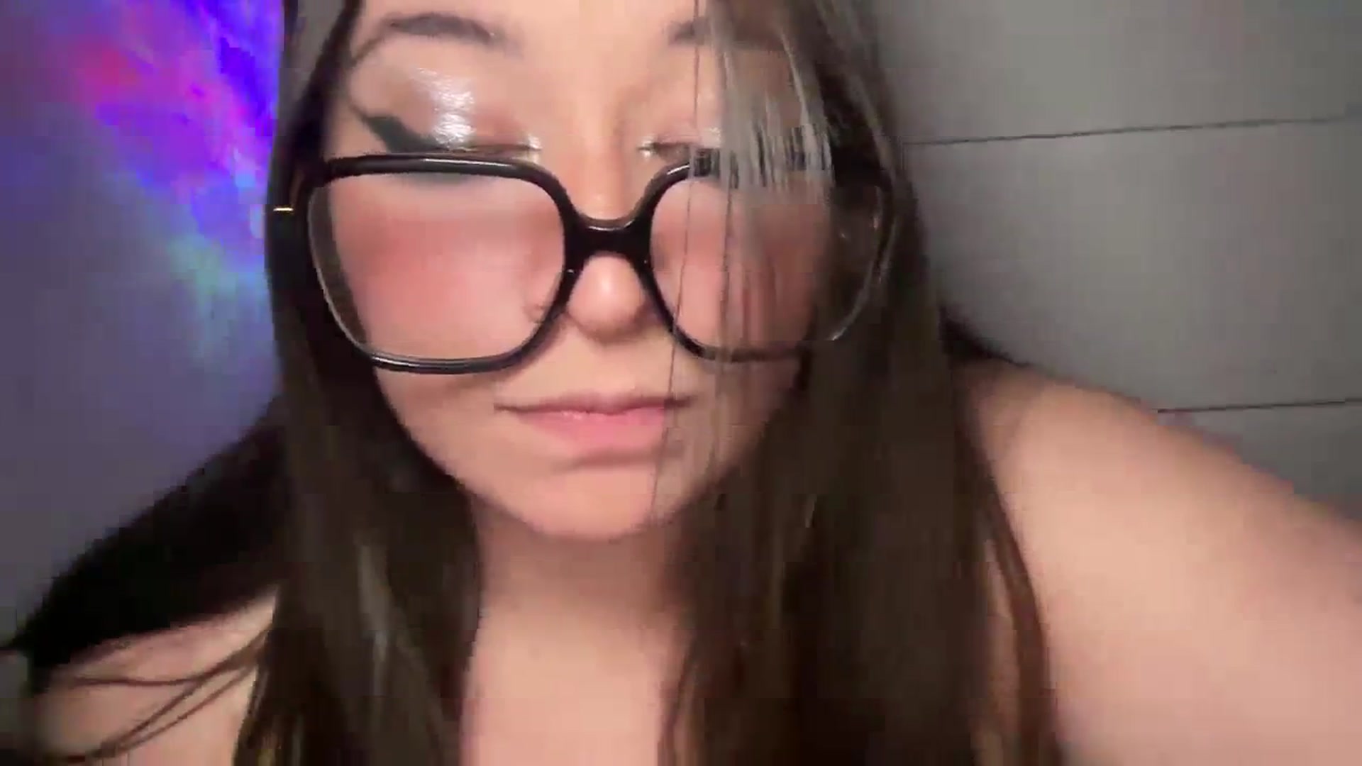 Gallery image thumbnail from Hasymura's myfreecams stream on, 12/01/2023, 24:40 image 13 of 20