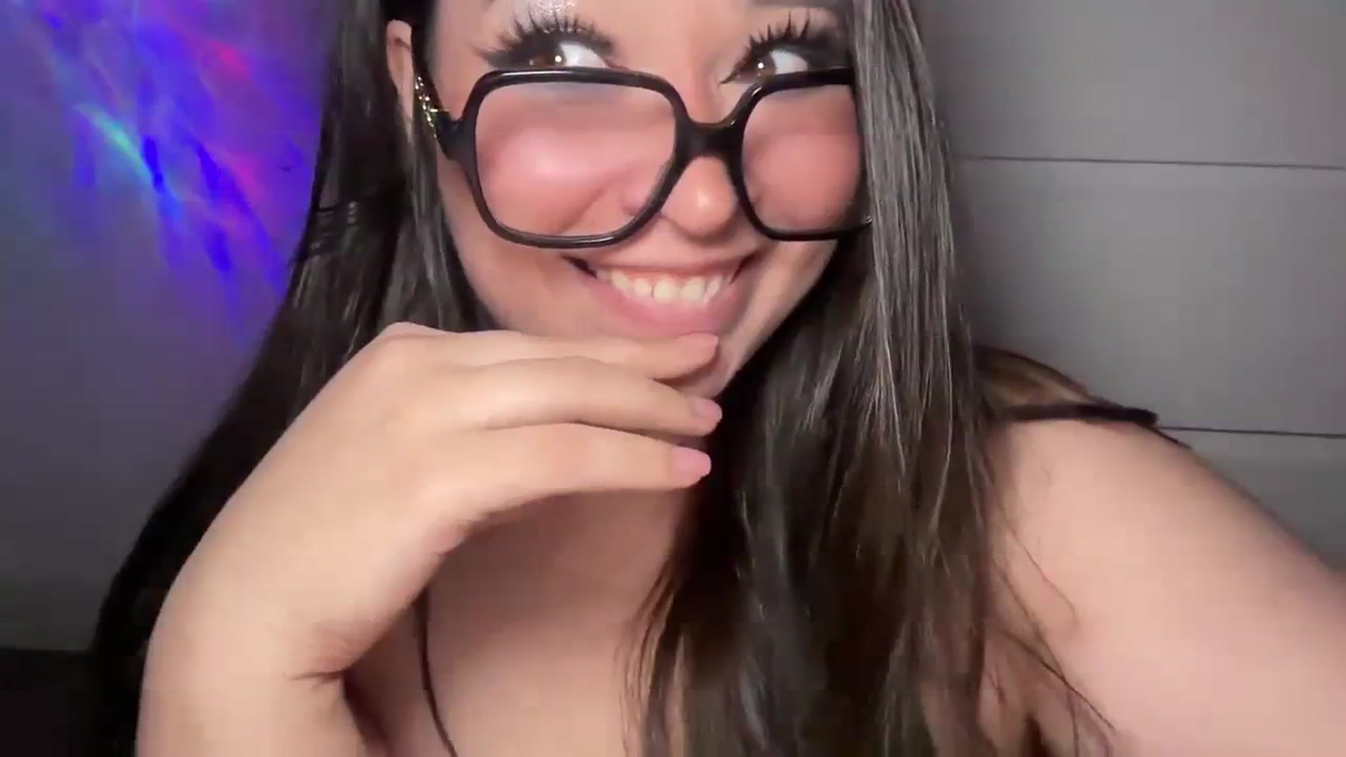 Gallery image thumbnail from Hasymura's myfreecams stream on, 12/02/2023, 21:08 image 12 of 20