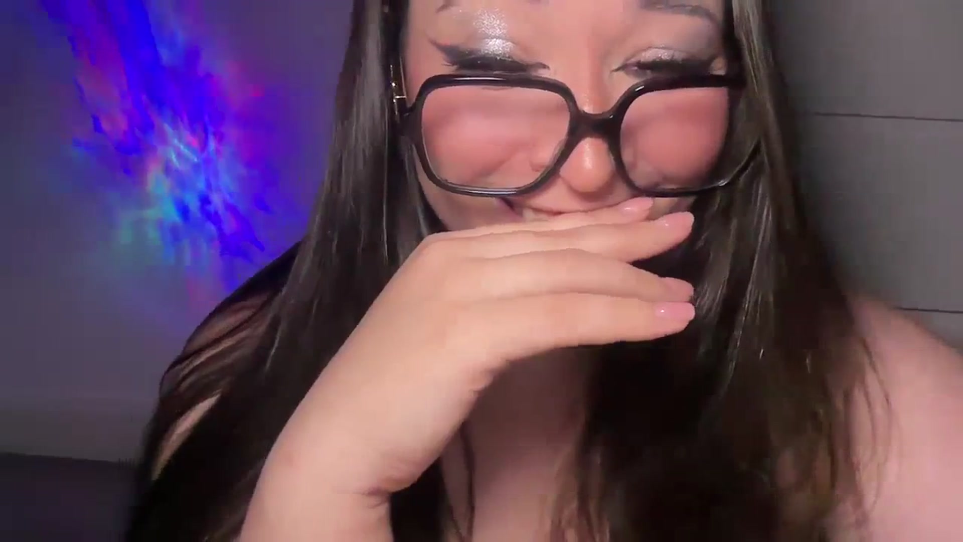 Gallery image thumbnail from Hasymura's myfreecams stream on, 12/02/2023, 22:29 image 17 of 20