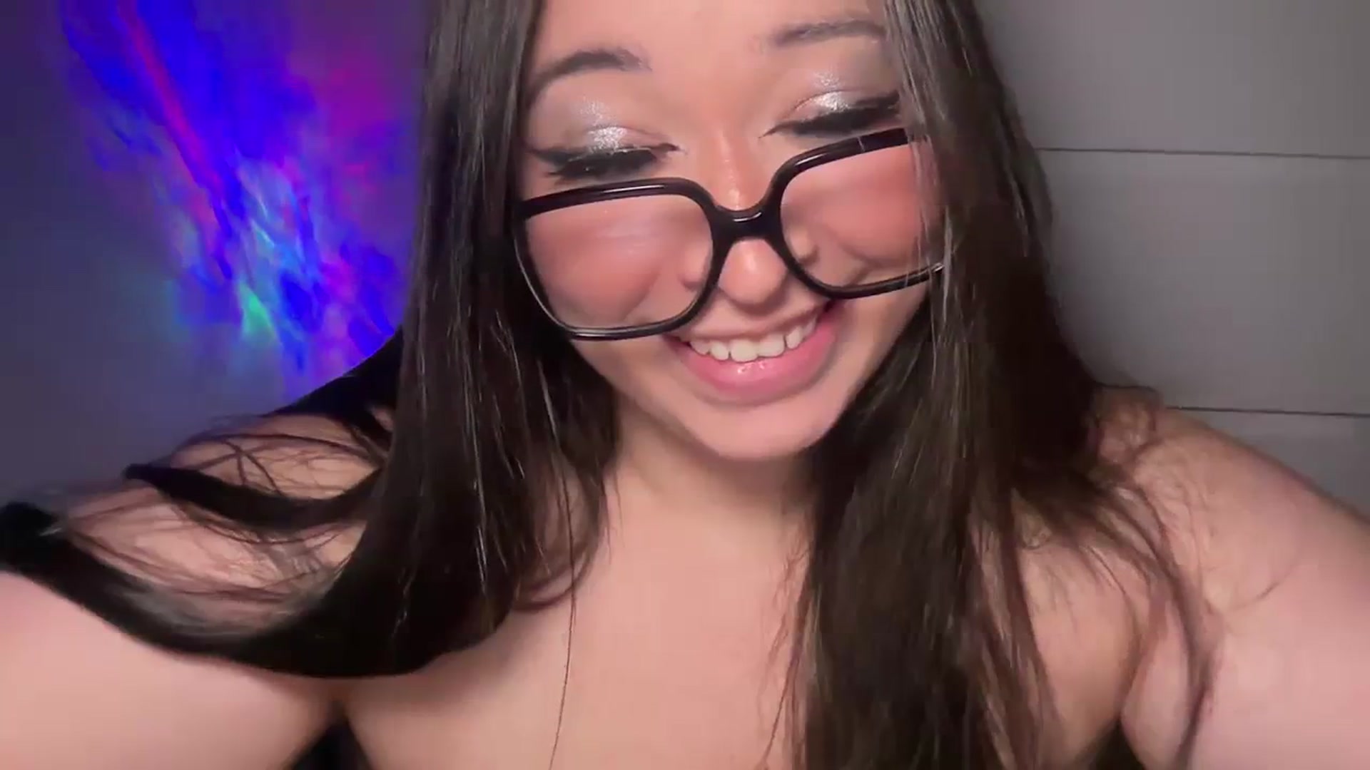Gallery image thumbnail from Hasymura's myfreecams stream on, 12/02/2023, 23:40 image 10 of 20
