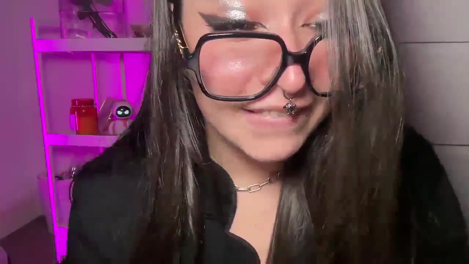 Gallery image thumbnail from Hasymura's myfreecams stream on, 12/05/2023, 19:49 image 10 of 20