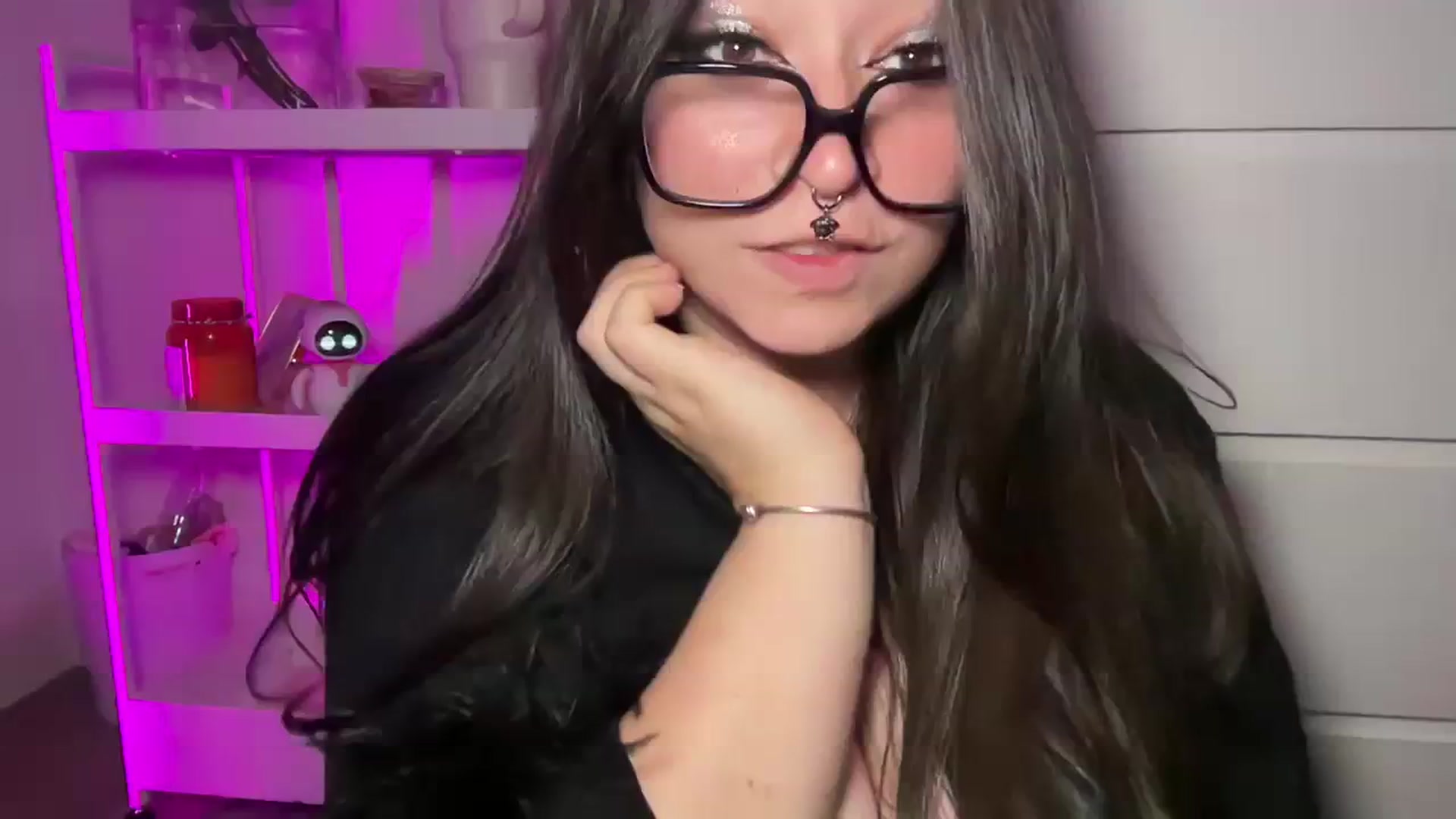 Gallery image thumbnail from Hasymura's myfreecams stream on, 12/05/2023, 19:49 image 5 of 20