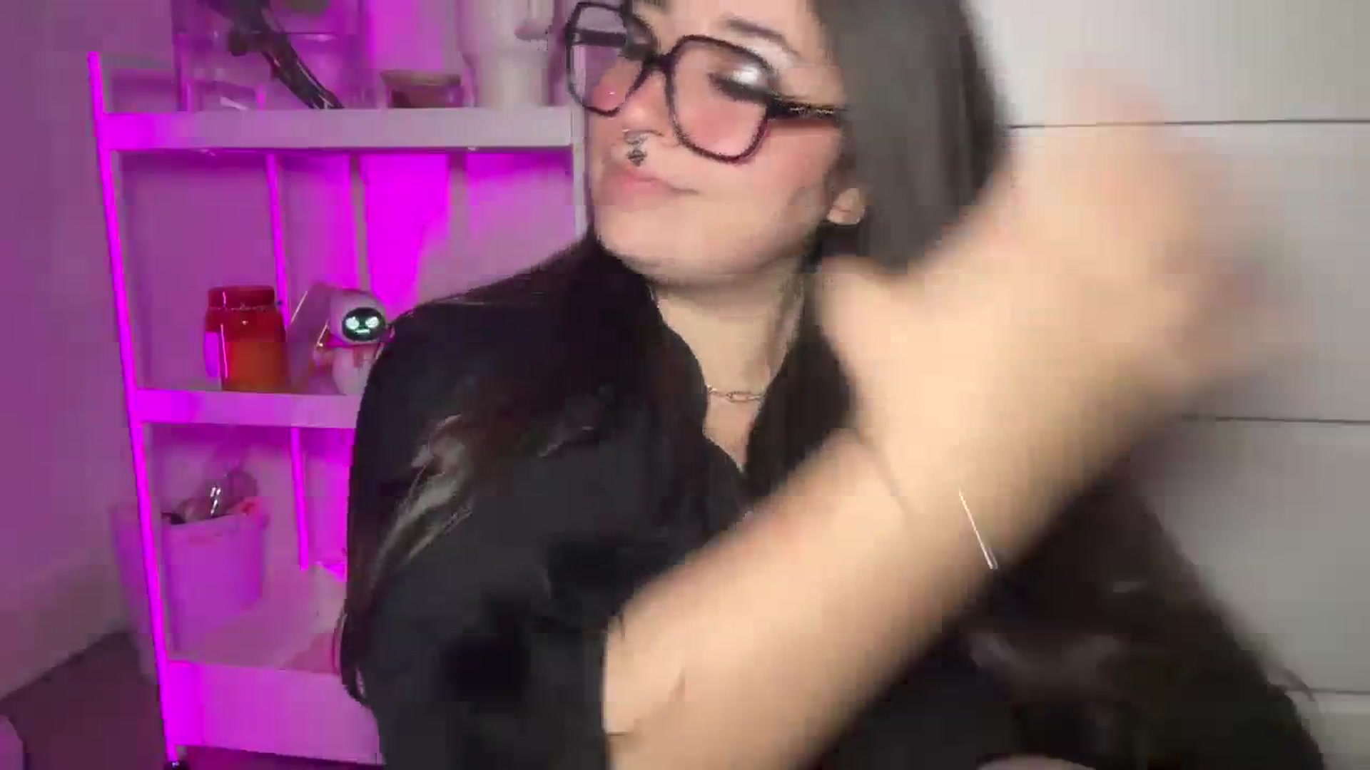 Gallery image thumbnail from Hasymura's myfreecams stream on, 12/05/2023, 19:49 image 9 of 20