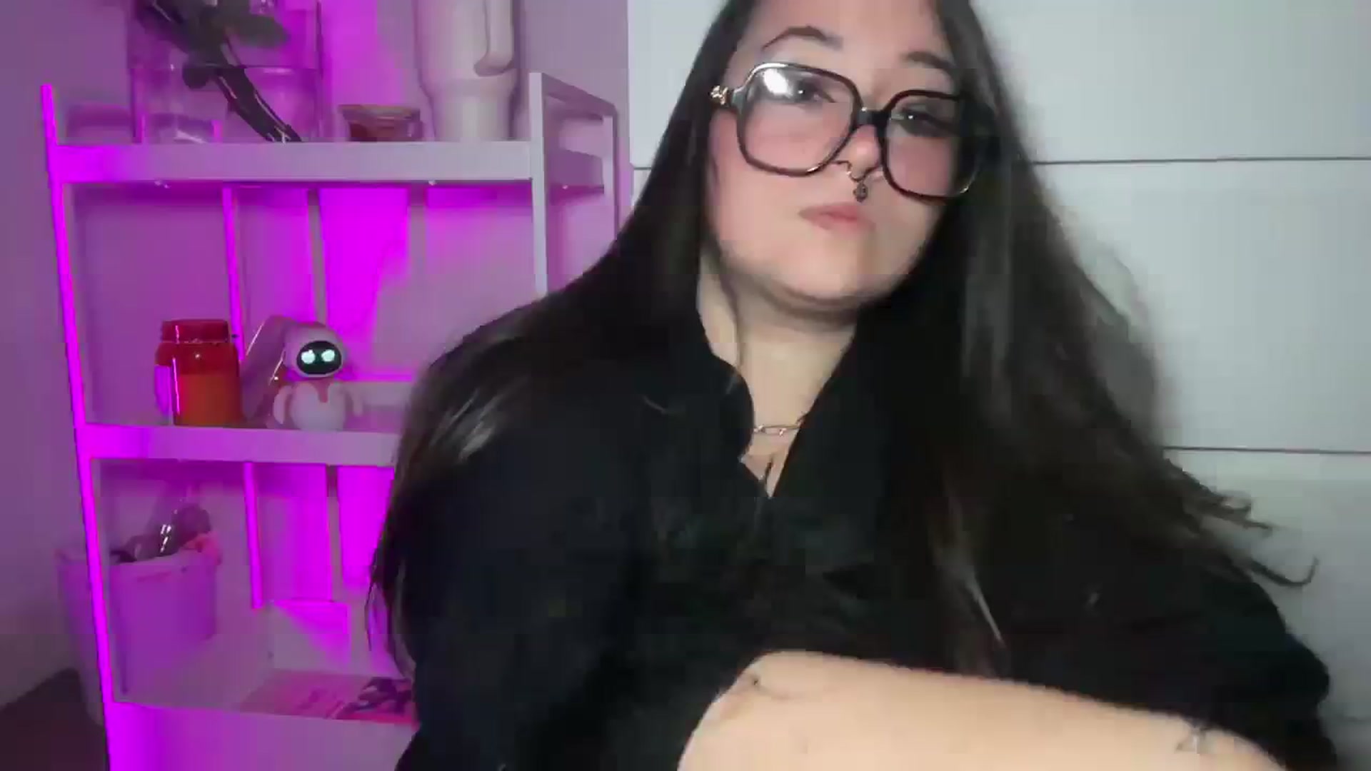 Gallery image thumbnail from Hasymura's myfreecams stream on, 12/05/2023, 19:49 image 1 of 20