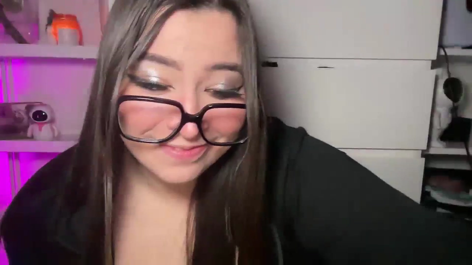 Gallery image thumbnail from Hasymura's myfreecams stream on, 12/09/2023, 24:35 image 5 of 20