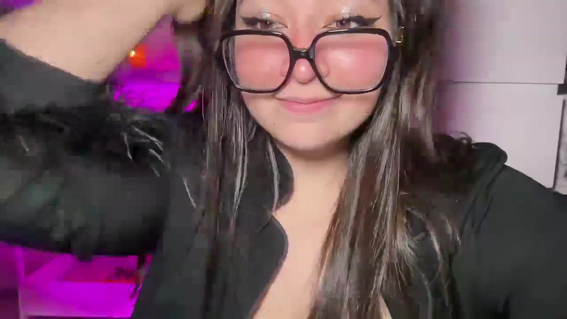 Gallery image thumbnail from Hasymura's myfreecams stream on, 12/09/2023, 23:58 image 17 of 20