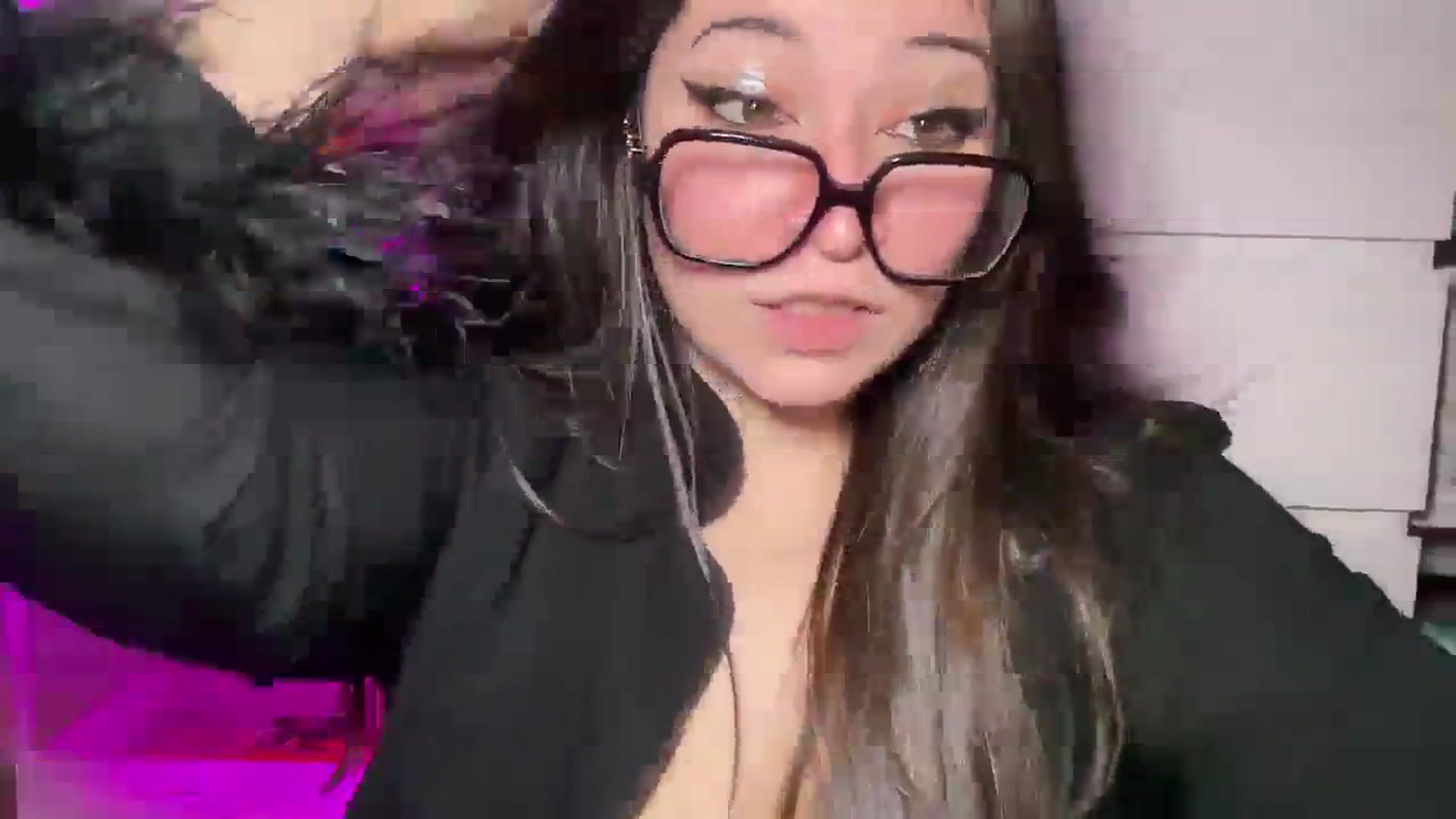 Gallery image thumbnail from Hasymura's myfreecams stream on, 12/09/2023, 23:58 image 15 of 20