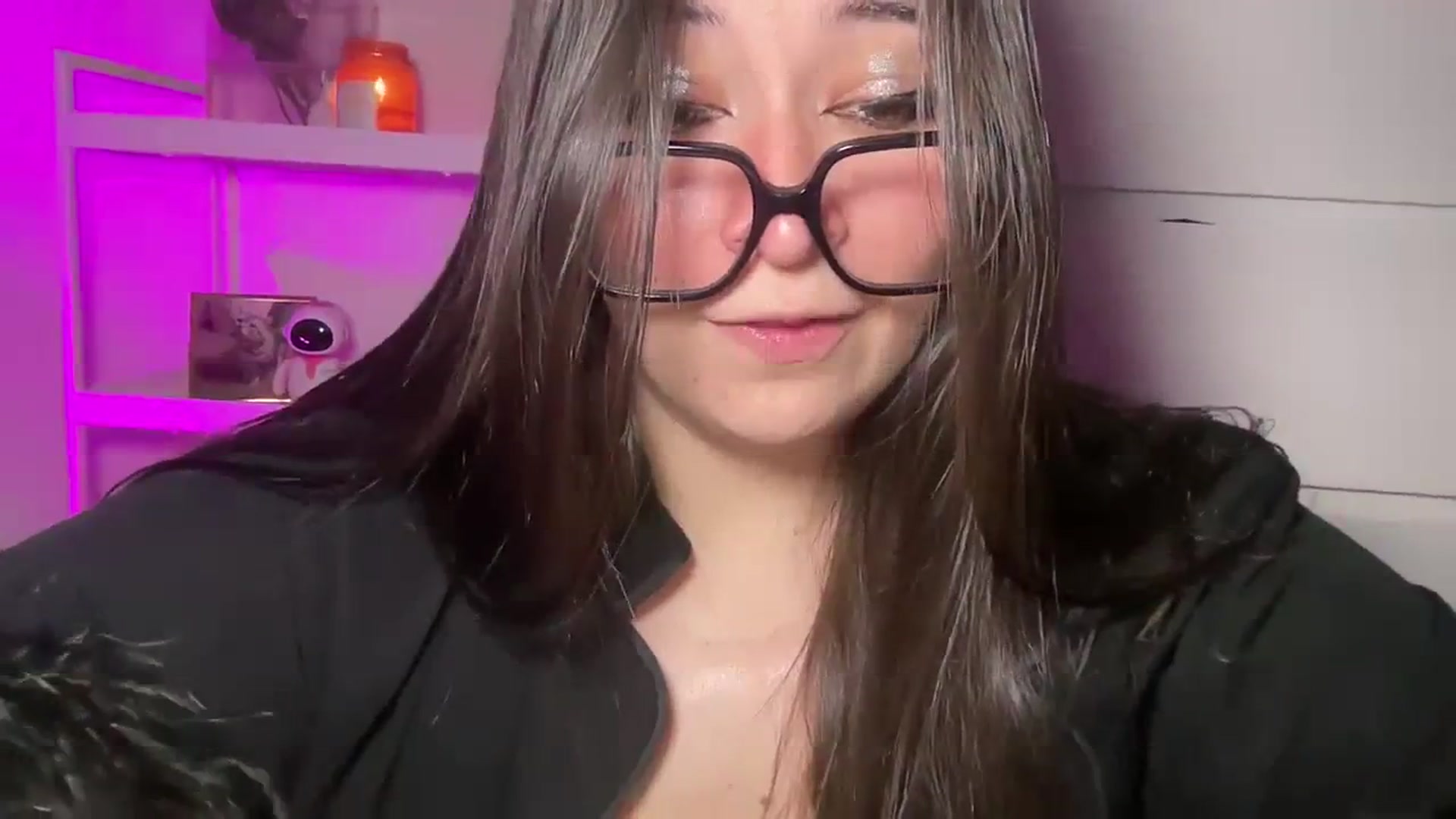 Gallery image thumbnail from Hasymura's myfreecams stream on, 12/10/2023, 01:07 image 16 of 20
