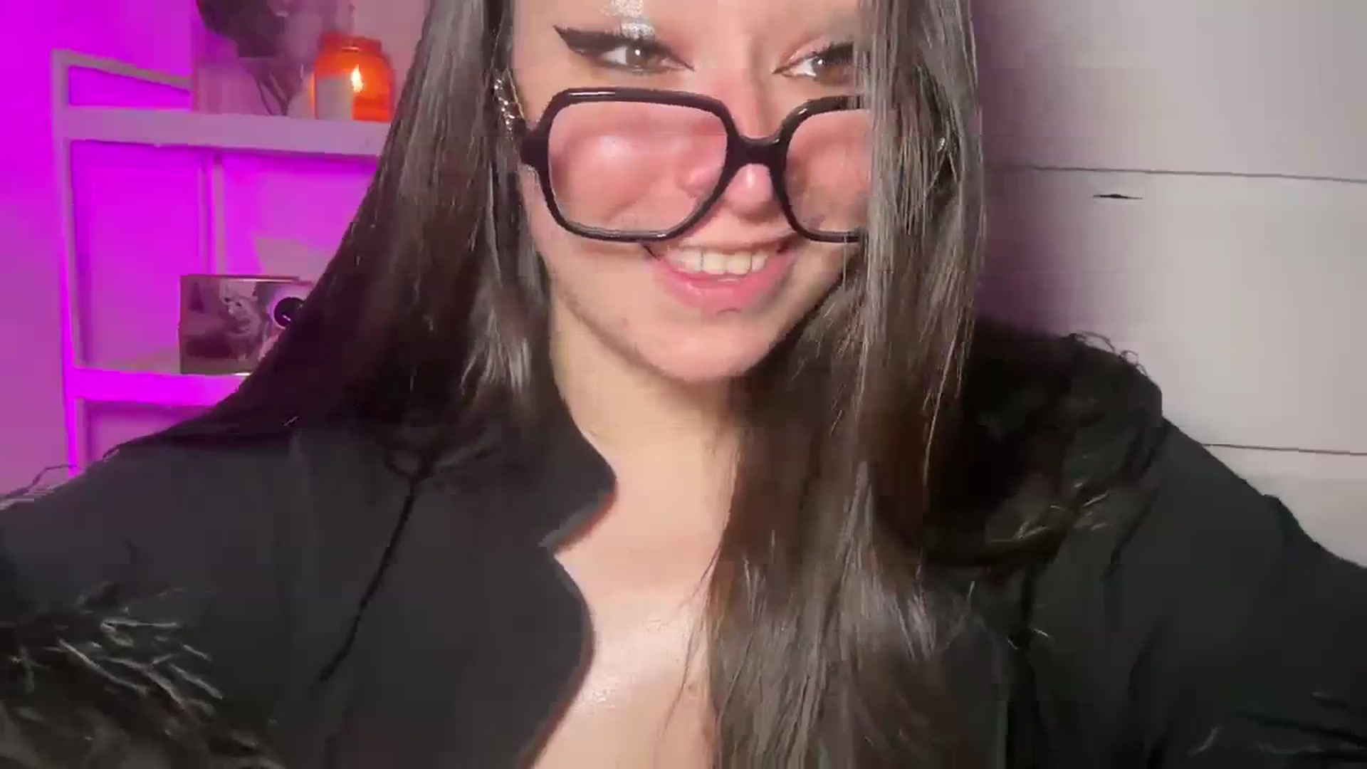 Gallery image thumbnail from Hasymura's myfreecams stream on, 12/10/2023, 01:07 image 17 of 20