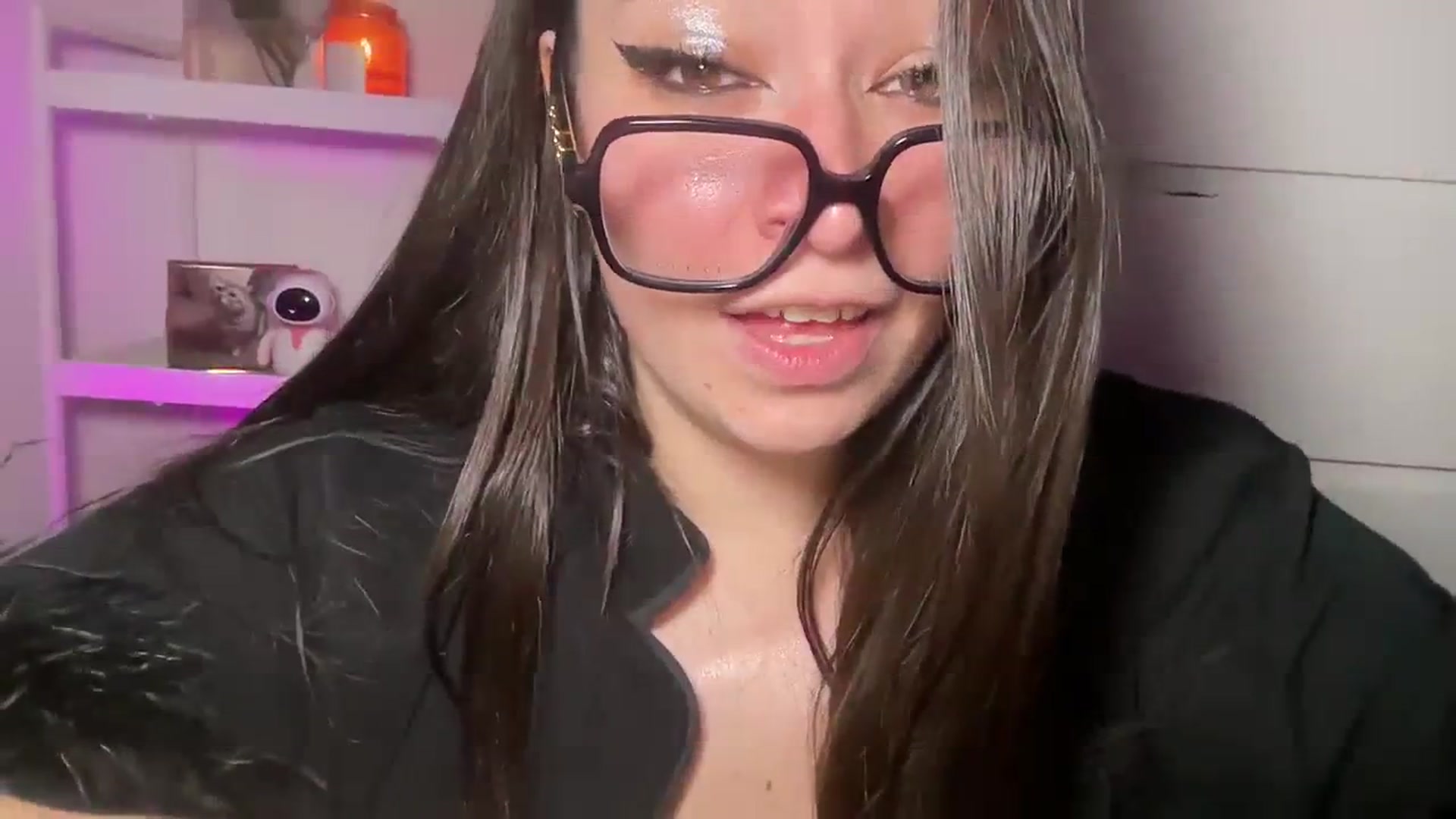 Gallery image thumbnail from Hasymura's myfreecams stream on, 12/10/2023, 01:07 image 13 of 20