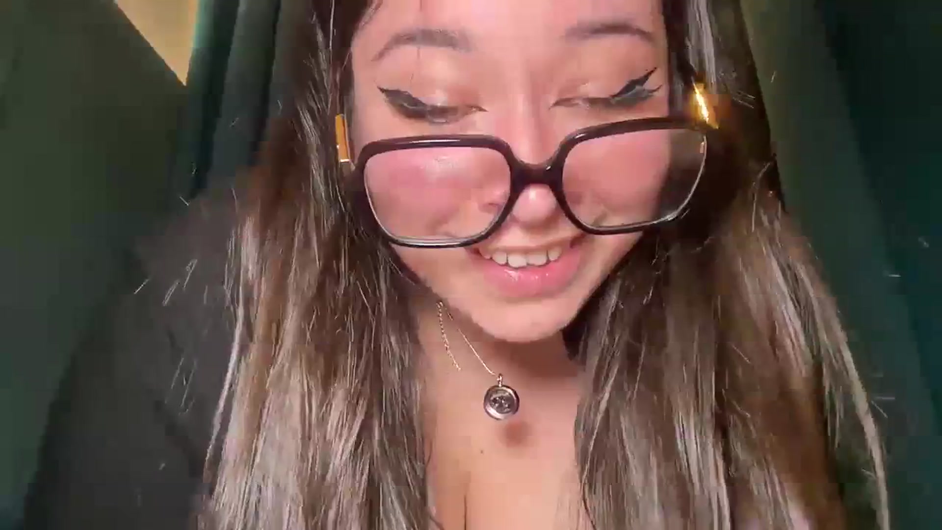 Gallery image thumbnail from Hasymura's myfreecams stream on, 12/17/2023, 24:19 image 6 of 20