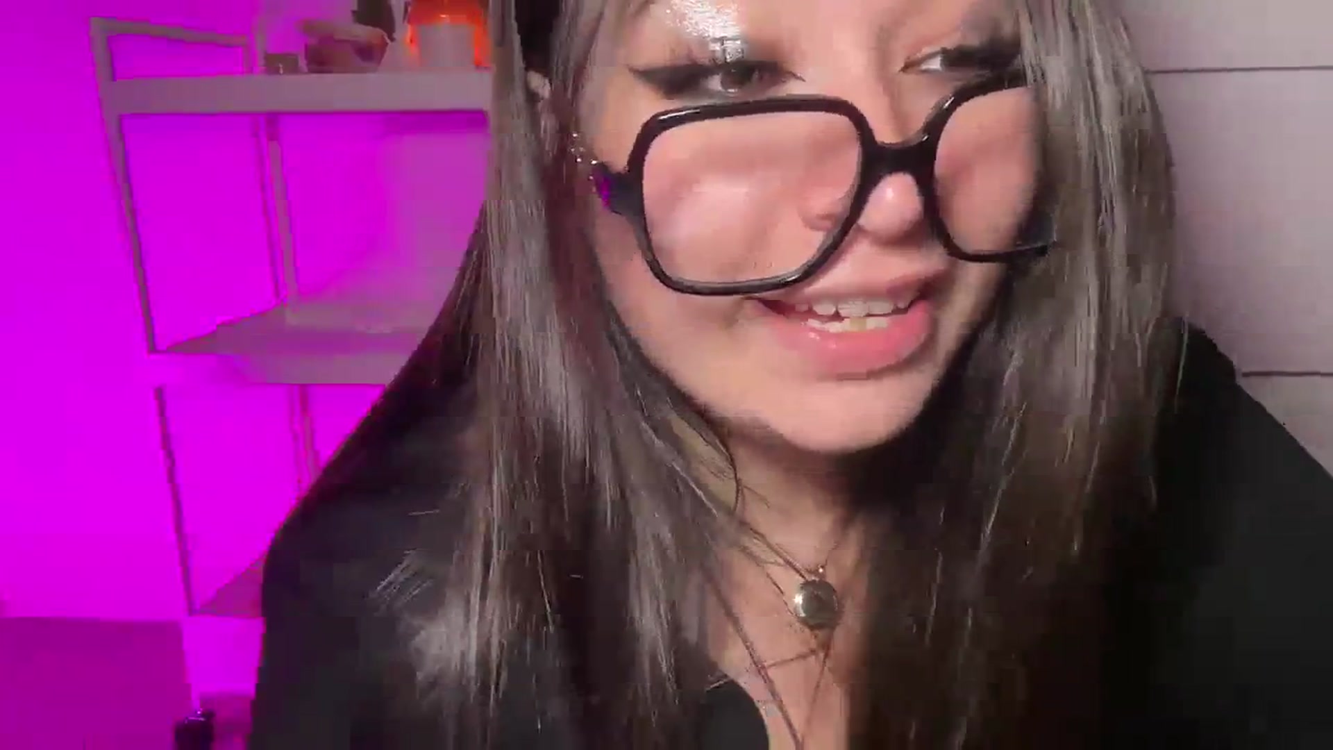 Gallery image thumbnail from Hasymura's myfreecams stream on, 12/21/2023, 24:20 image 15 of 20