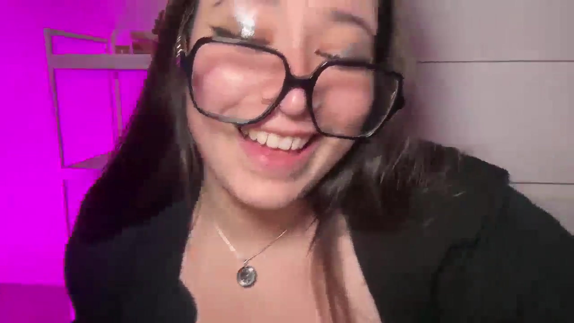 Gallery image thumbnail from Hasymura's myfreecams stream on, 12/21/2023, 24:41 image 6 of 20