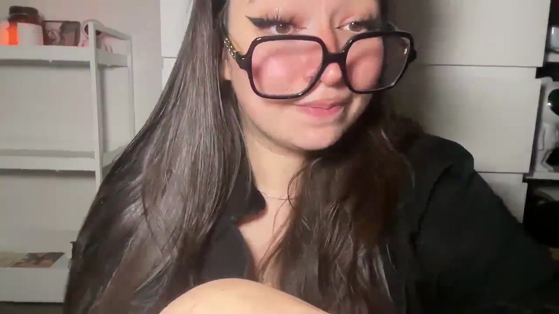 Gallery image thumbnail from Hasymura's myfreecams stream on, 12/28/2023, 01:02 image 17 of 20