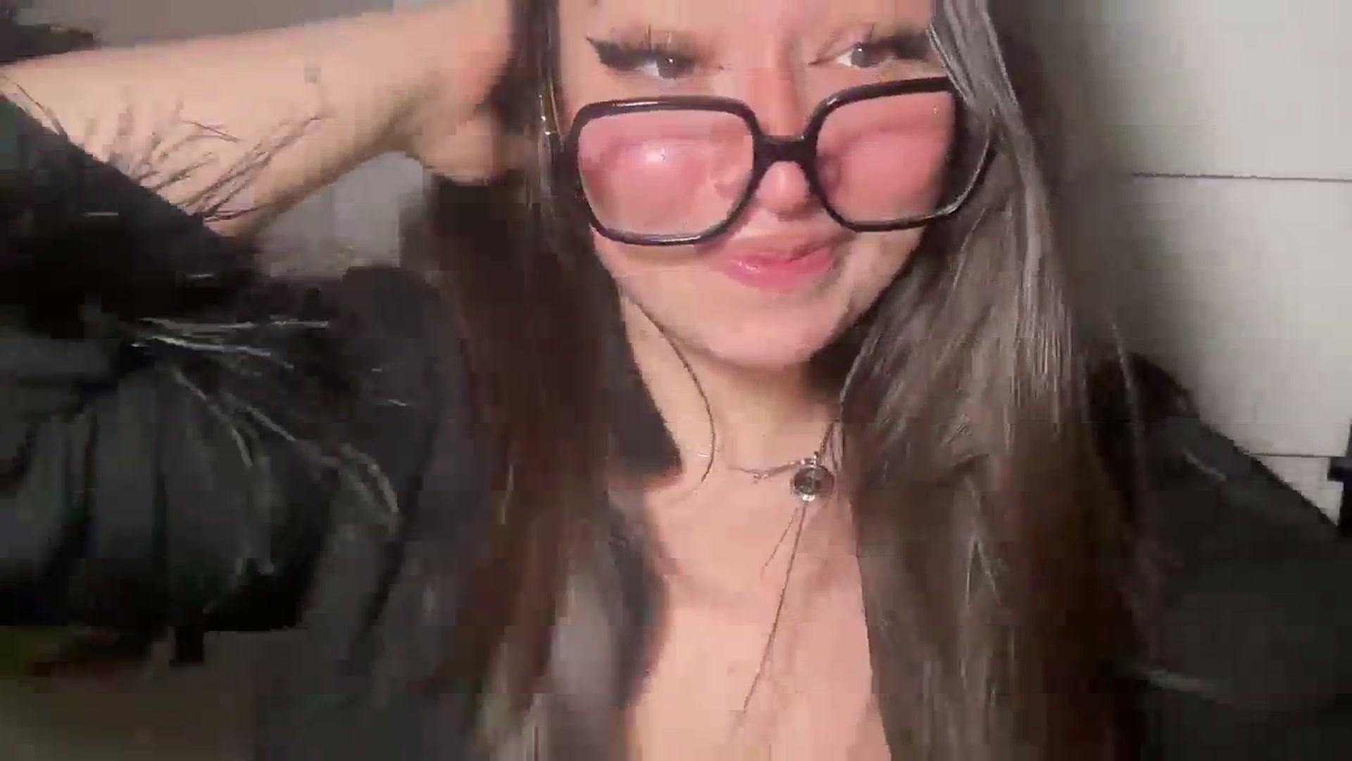 Gallery image thumbnail from Hasymura's myfreecams stream on, 12/28/2023, 01:02 image 12 of 20