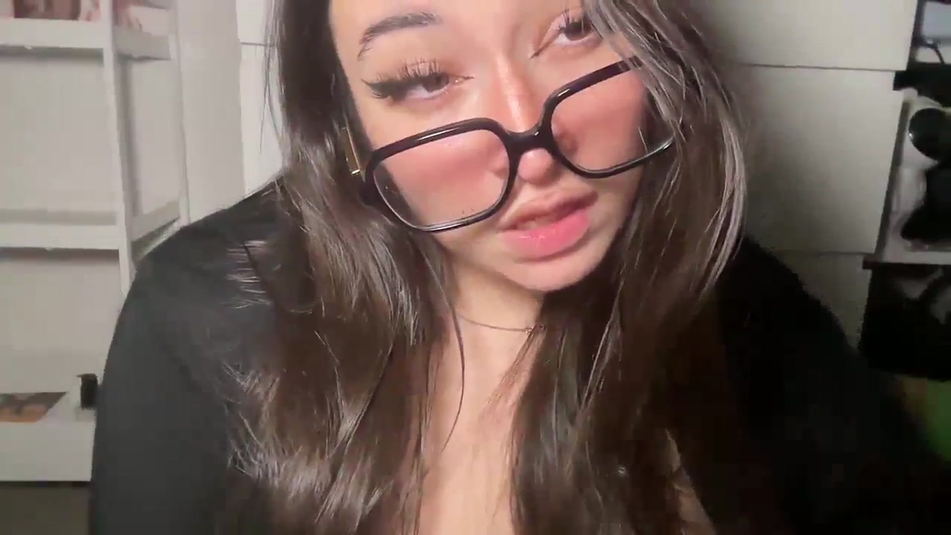 Gallery image thumbnail from Hasymura's myfreecams stream on, 12/28/2023, 01:45 image 19 of 20