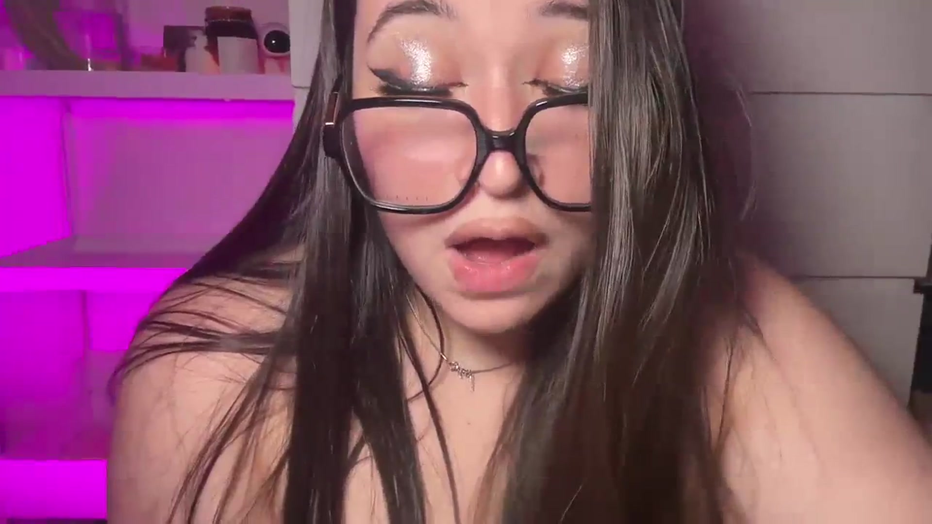 Gallery image thumbnail from Hasymura's myfreecams stream on, 12/30/2023, 01:09 image 7 of 20