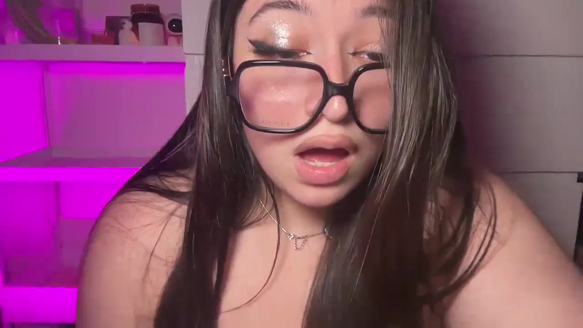 Gallery image thumbnail from Hasymura's myfreecams stream on, 12/30/2023, 01:09 image 10 of 20