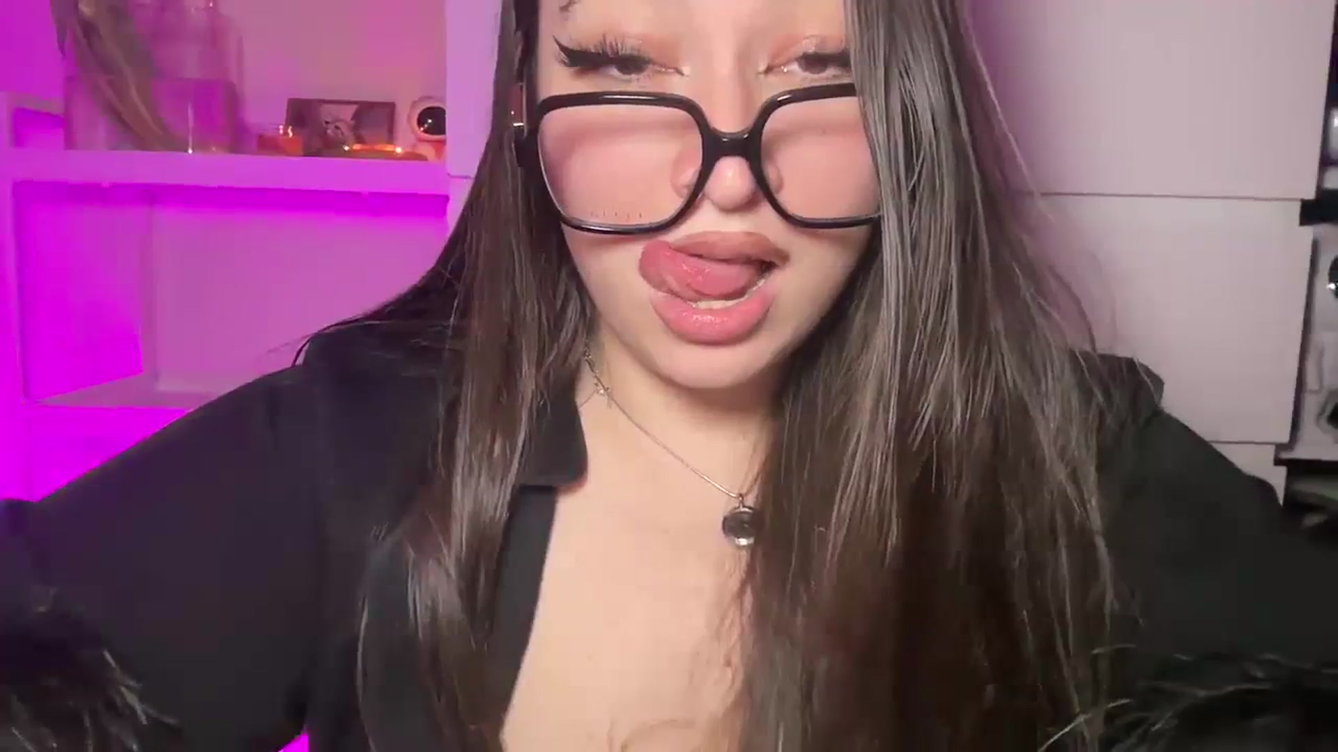 Gallery image thumbnail from Hasymura's myfreecams stream on, 12/30/2023, 23:17 image 11 of 20