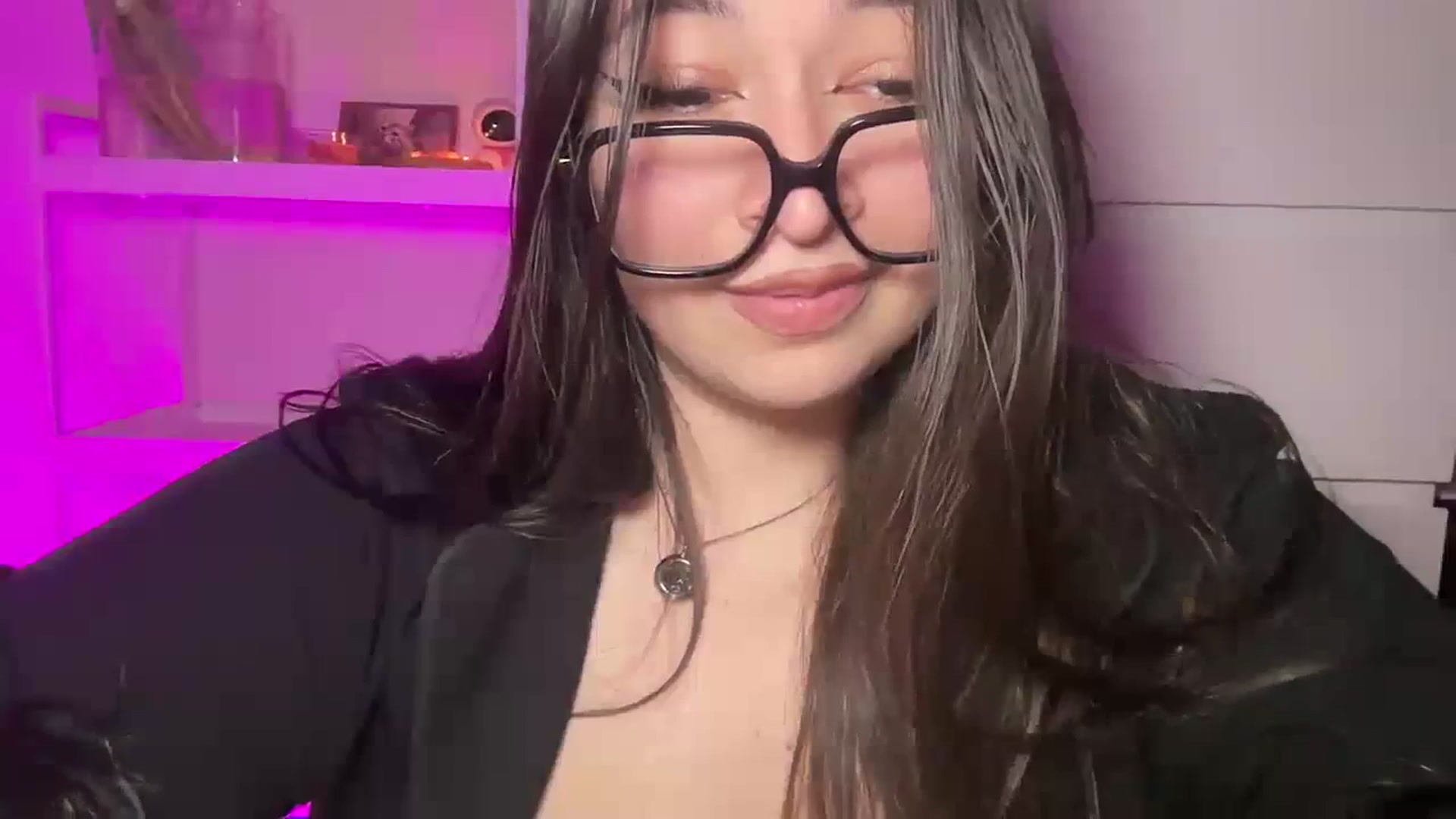 Gallery image thumbnail from Hasymura's myfreecams stream on, 12/30/2023, 23:17 image 17 of 20