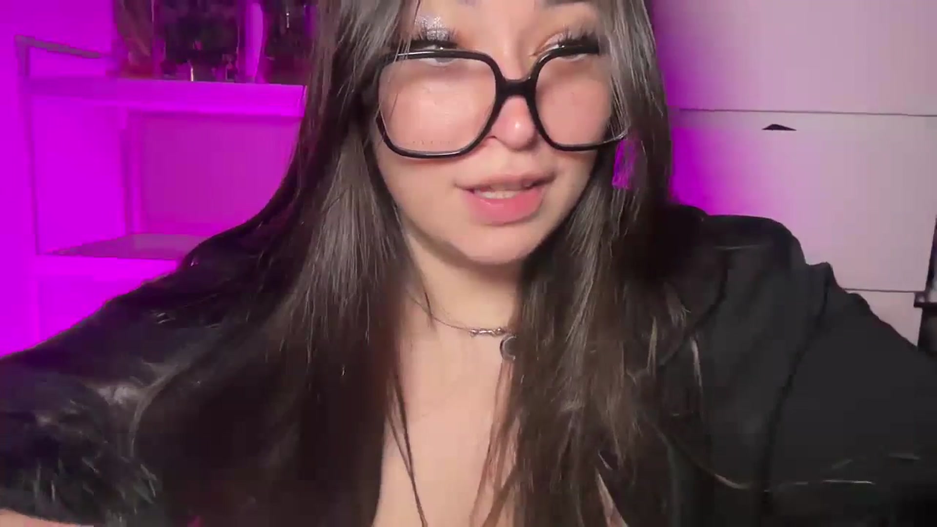Gallery image thumbnail from Hasymura's myfreecams stream on, 01/01/2024, 17:54 image 3 of 20