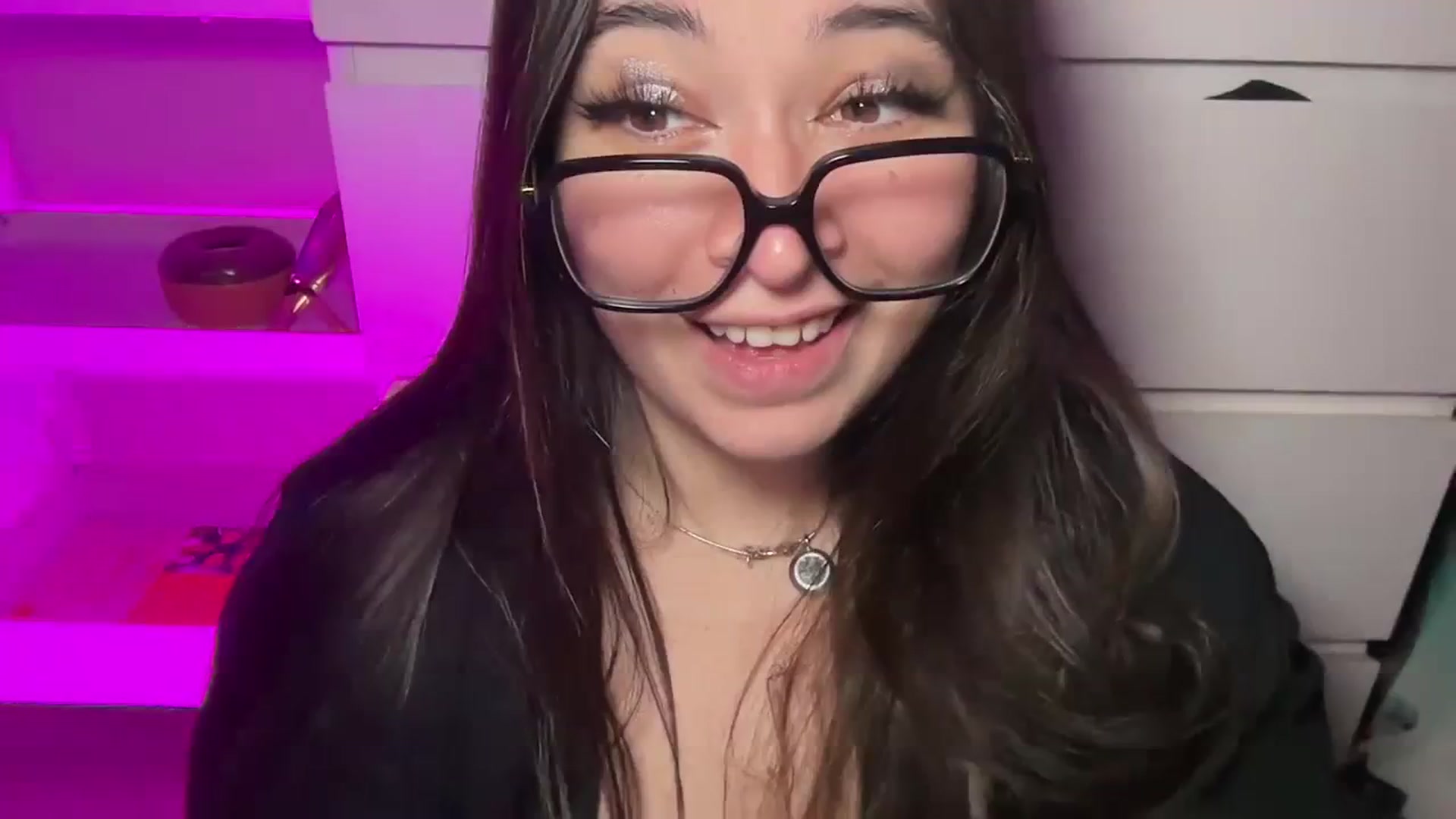 Gallery image thumbnail from Hasymura's myfreecams stream on, 01/01/2024, 17:54 image 1 of 20
