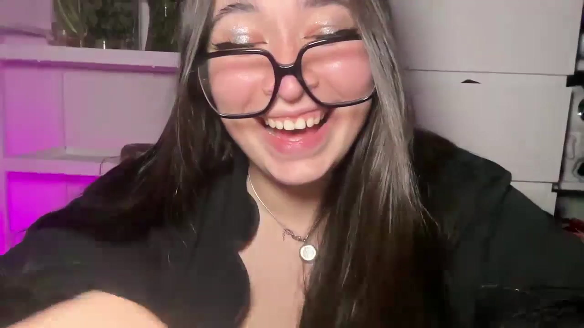 Gallery image thumbnail from Hasymura's myfreecams stream on, 01/01/2024, 18:40 image 20 of 20